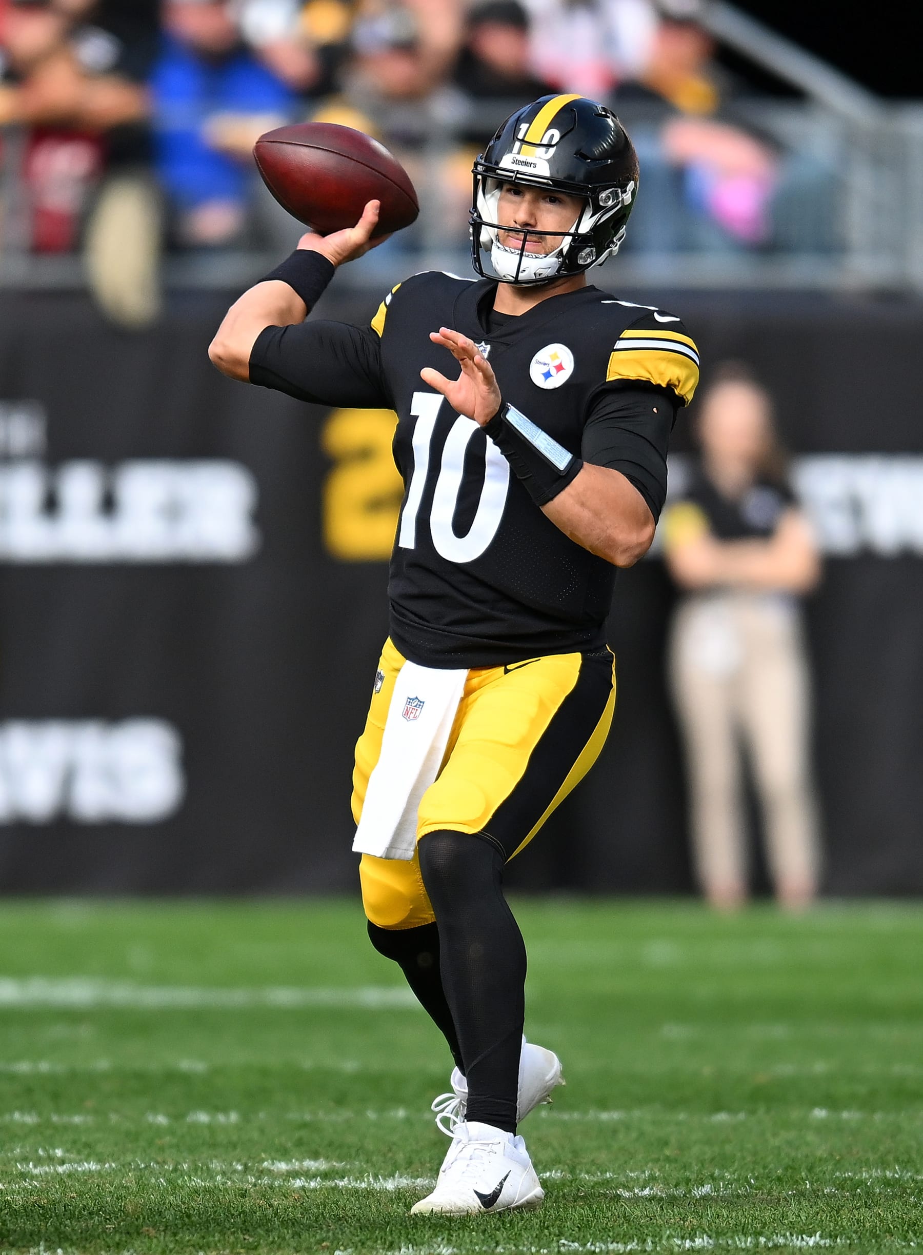 PITTSBURGH, PA - OCTOBER 16:  Mitch Trubisky #10 of the Pittsburgh Steelers in action during the game against the Tampa Bay Buccaneers at Acrisure Stadium on October 16, 2022 in Pittsburgh, Pennsylvania. (Photo by Joe Sargent/Getty Images)