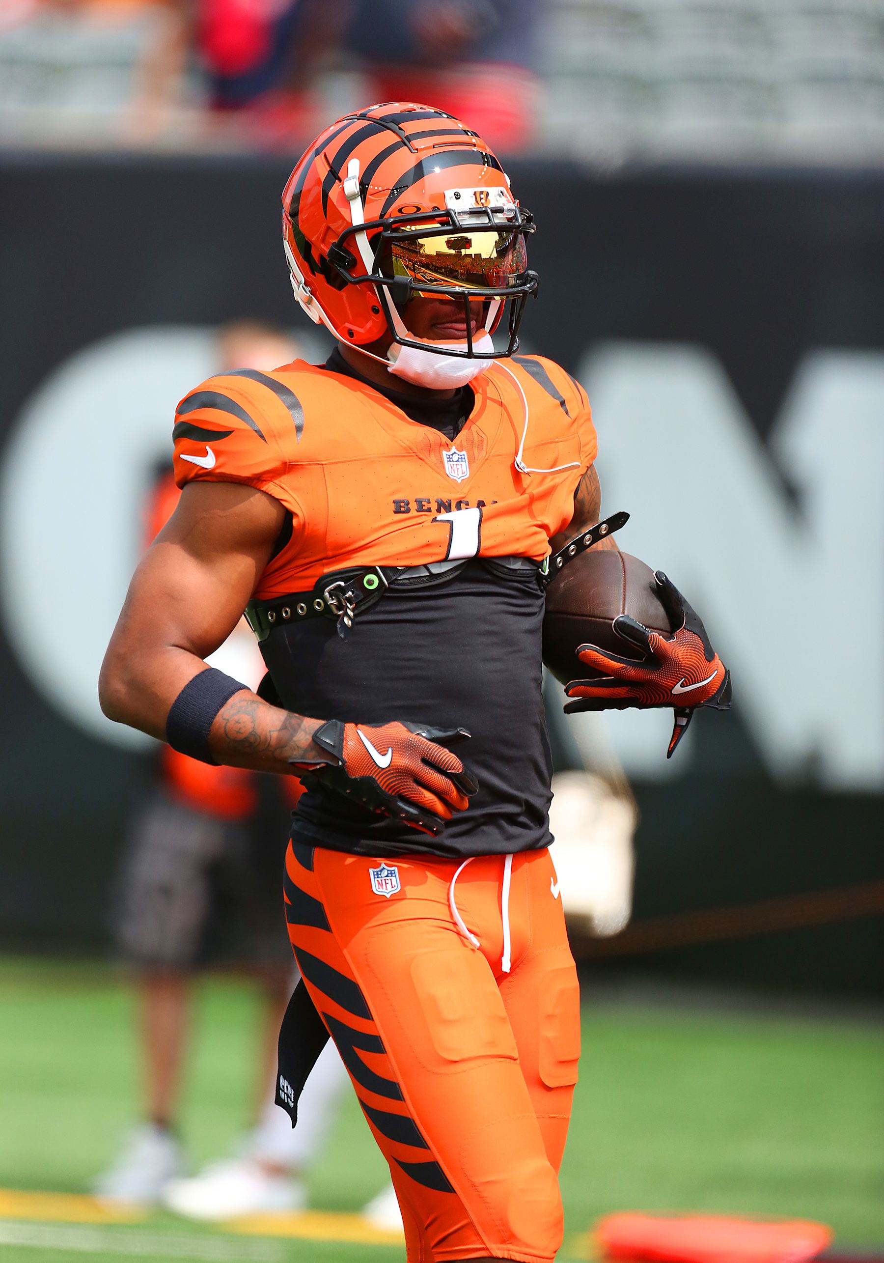 CINCINNATI, OH - SEPTEMBER 08 - Cincinnati Bengals wide receiver Ja'Marr Chase (1) warms up before a game between the New England Patriots and the Cincinnati Bengals at Paycor Stadium on Sunday, September 8, 2024. (Photo by Jeff Moreland/Icon Sportswire via Getty Images)