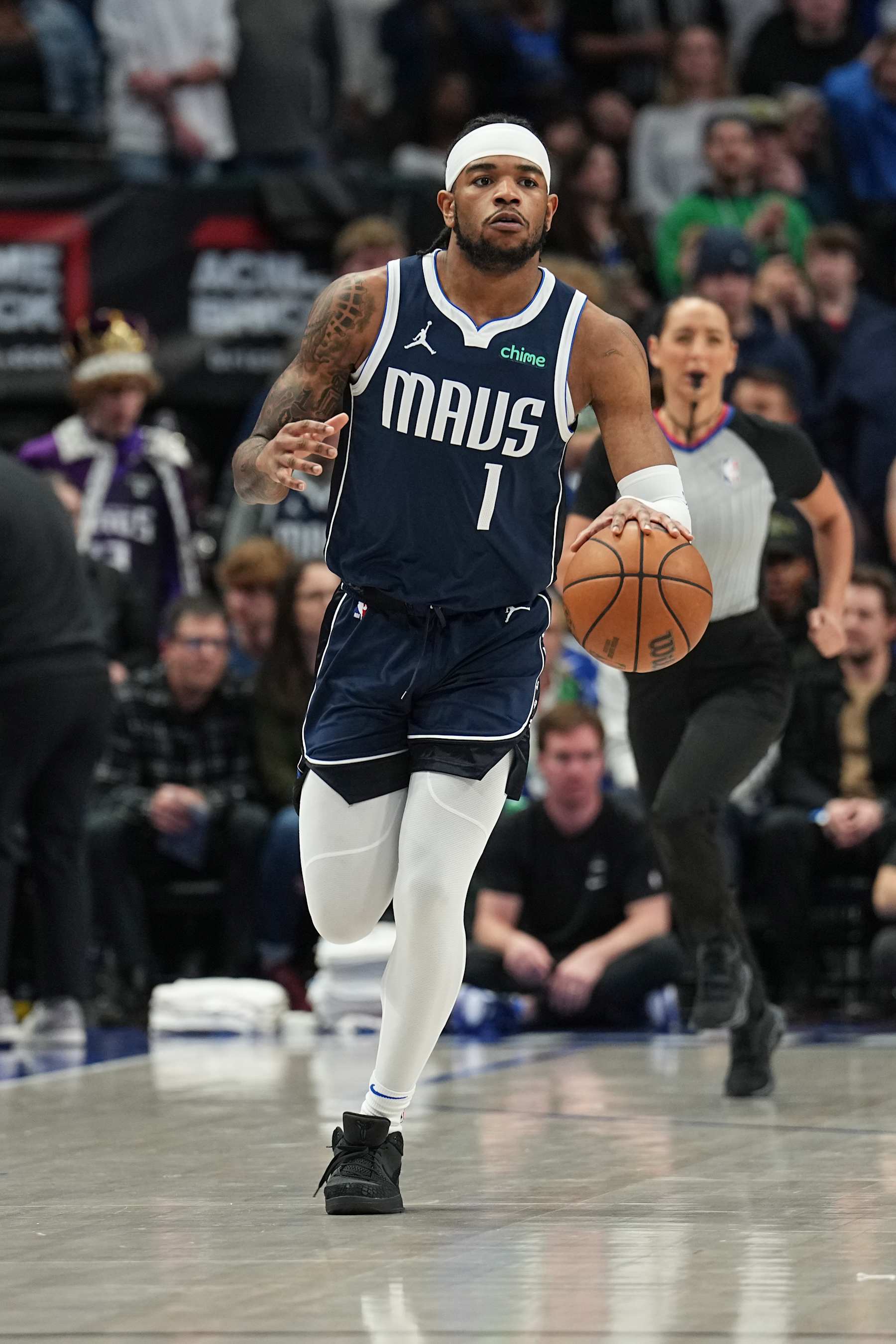 DALLAS, TX - JANUARY 27: Jaden Hardy #1 of the Dallas Mavericks handles the ball during the game  on January 27, 2024 at the American Airlines Center in Dallas, Texas. NOTE TO USER: User expressly acknowledges and agrees that, by downloading and or using this photograph, User is consenting to the terms and conditions of the Getty Images License Agreement. Mandatory Copyright Notice: Copyright 2024 NBAE (Photo by Glenn James/NBAE via Getty Images)