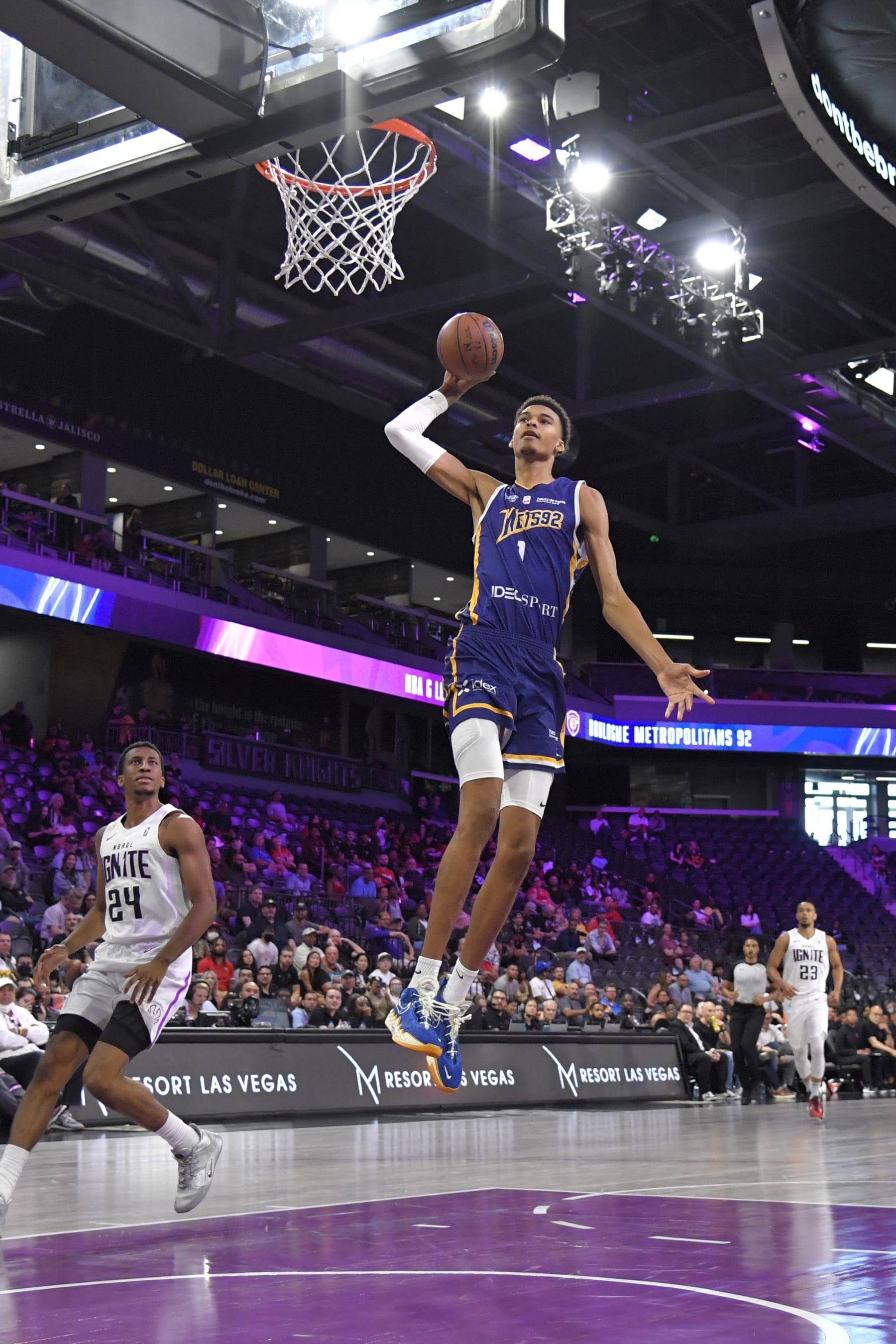 LAS VEGAS, NV - OCTOBER 6: Victor Wembanyama #1 of Metropolitans 92 dunks the ball during the game against the G League Ignite on October 6, 2022 at The Dollar Loan Center in Las Vegas, NV. NOTE TO USER: User expressly acknowledges and agrees that, by downloading and/or using this Photograph, user is consenting to the terms and conditions of the Getty Images License Agreement. Mandatory Copyright Notice: Copyright 2022 NBAE (Photo by David Becker/NBAE via Getty Images)