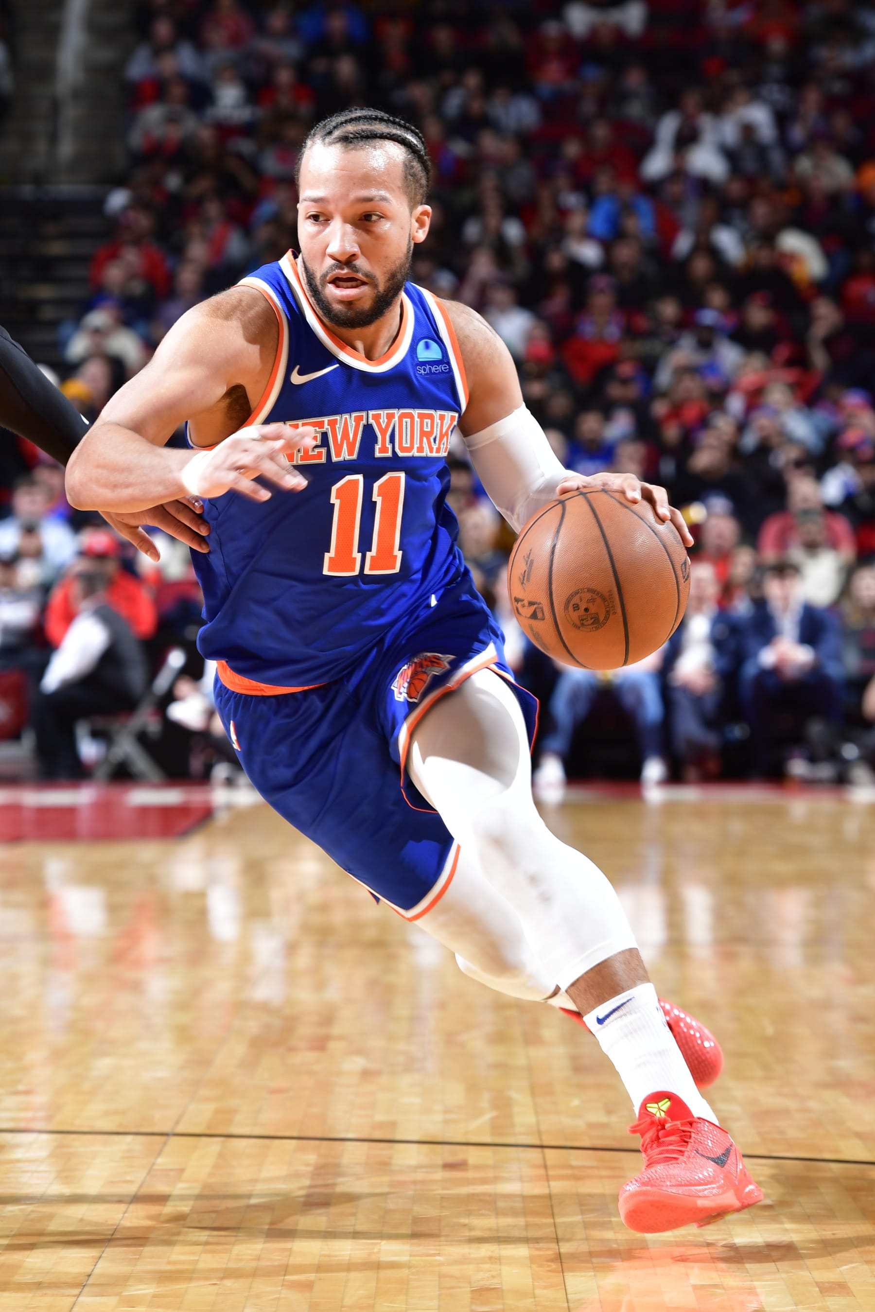 HOUSTON, TX - FEBRUARY 12: Jalen Brunson #11 of the New York Knicks dribbles the ball during the game against the Houston Rockets on February 12, 2024 at the Toyota Center in Houston, Texas. NOTE TO USER: User expressly acknowledges and agrees that, by downloading and or using this photograph, User is consenting to the terms and conditions of the Getty Images License Agreement. Mandatory Copyright Notice: Copyright 2024 NBAE (Photo by Logan Riely/NBAE via Getty Images)