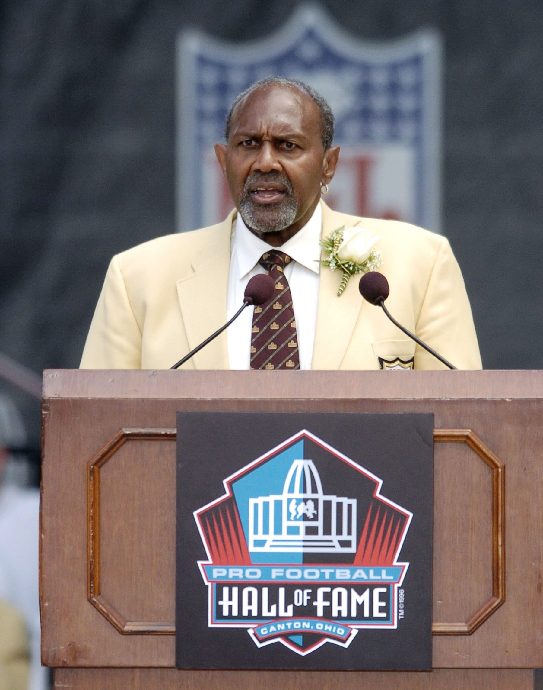 CANTON, OH - AUGUST 8:  Pro Football Hall of Fame enshrinee Bob Brown speaks during the 2004 NFL Hall of Fame enshrinement ceremony on August 8, 2004 in Canton, Ohio.  (Photo by David Maxwell/Getty Images)
