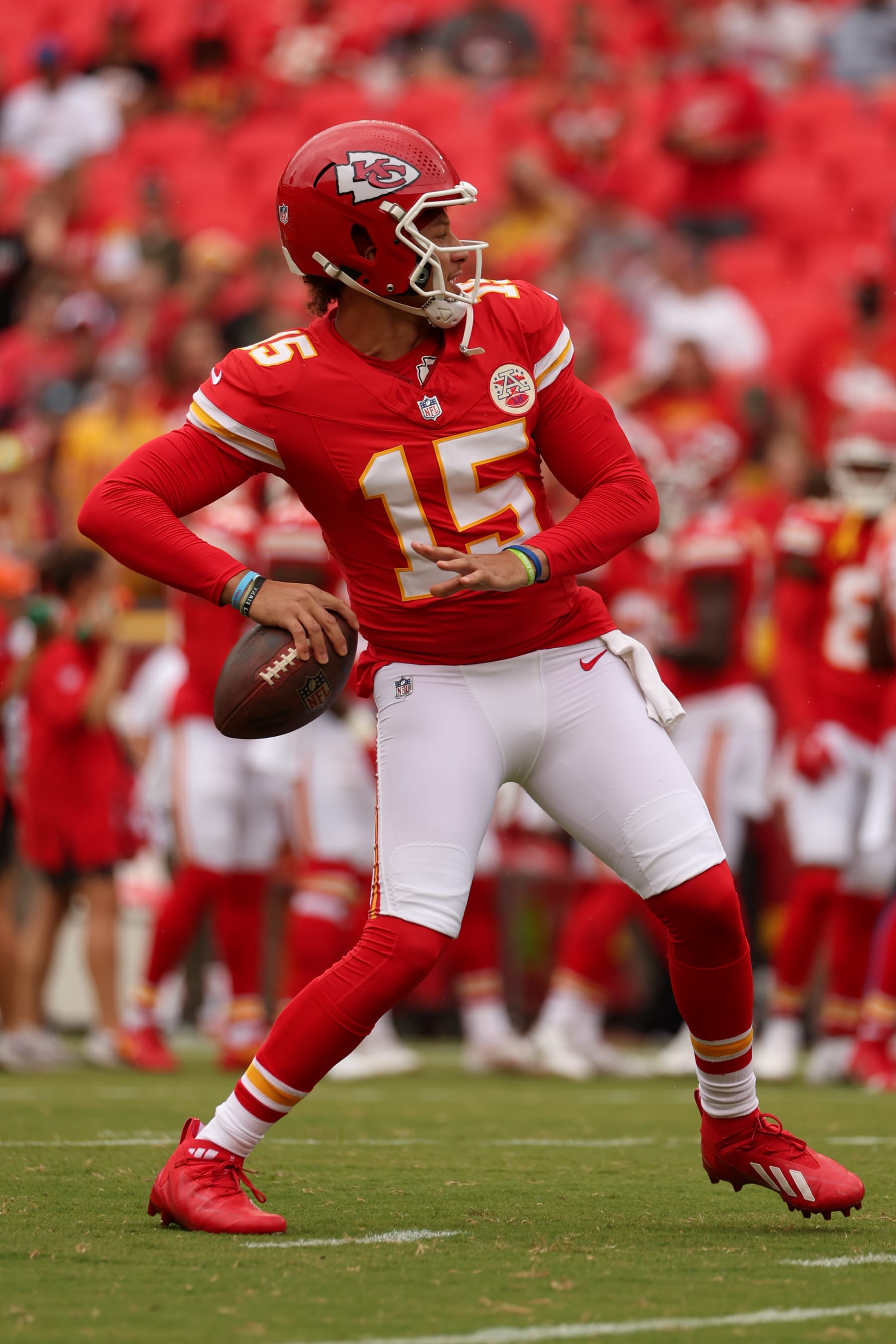 KANSAS CITY, MO - AUGUST 26: Kansas City Chiefs quarterback Patrick Mahomes (15) throws a pass before an NFL preseason game between the Cleveland Browns and Kansas City Chiefs on Aug 26, 2023 at GEHA Field at Arrowhead Stadium in Kansas City, MO. (Photo by Scott Winters/Icon Sportswire via Getty Images)