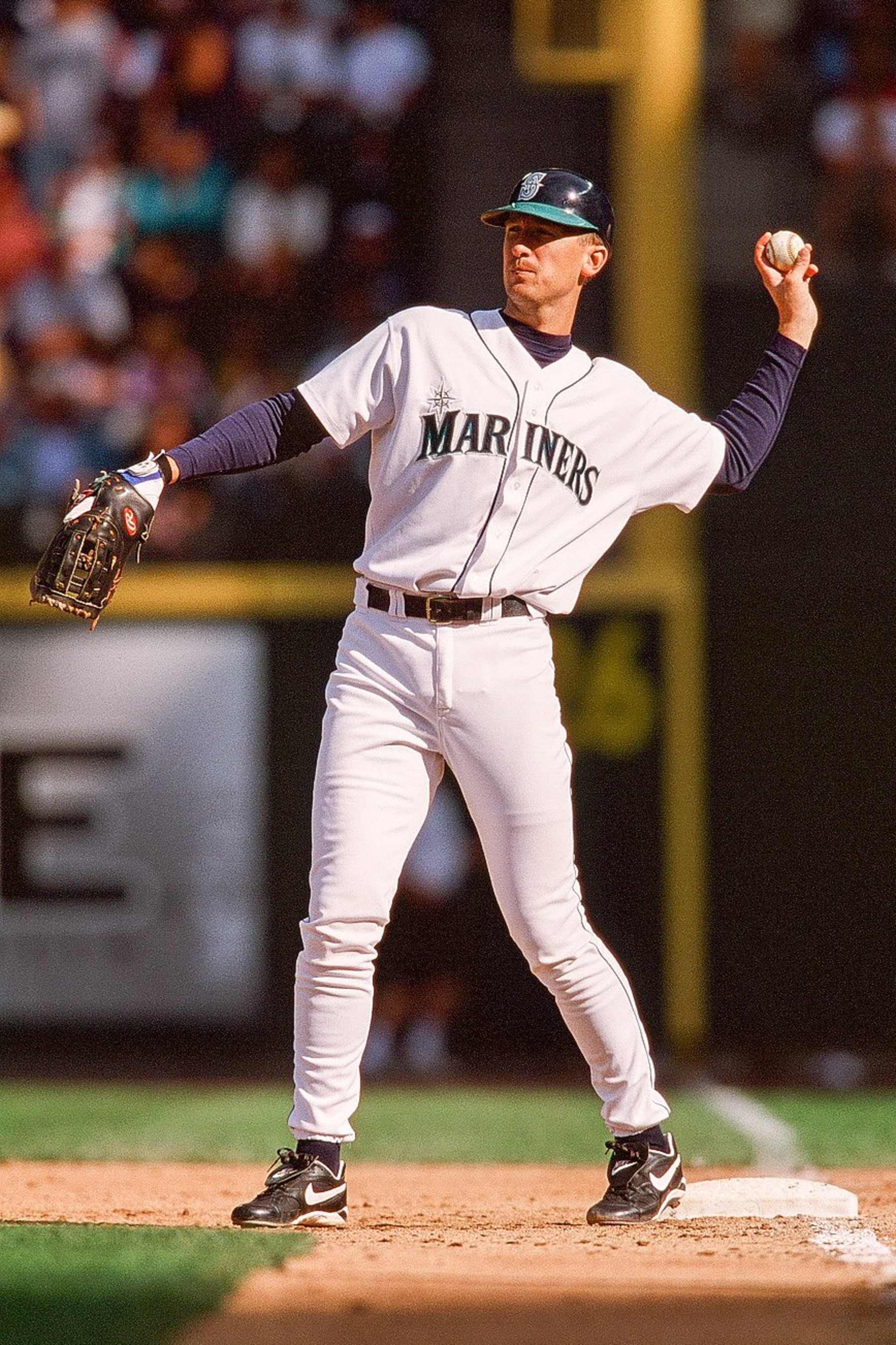 SEATTLE, WA - SEPTEMBER 24:  John Olerud of the Seattle Mariners fields during the game against the Oakland Athletics on September 24, 2000 at Safeco Field in Seattle, Washington. (Photo by Sporting News via Getty Images via Getty Images) 