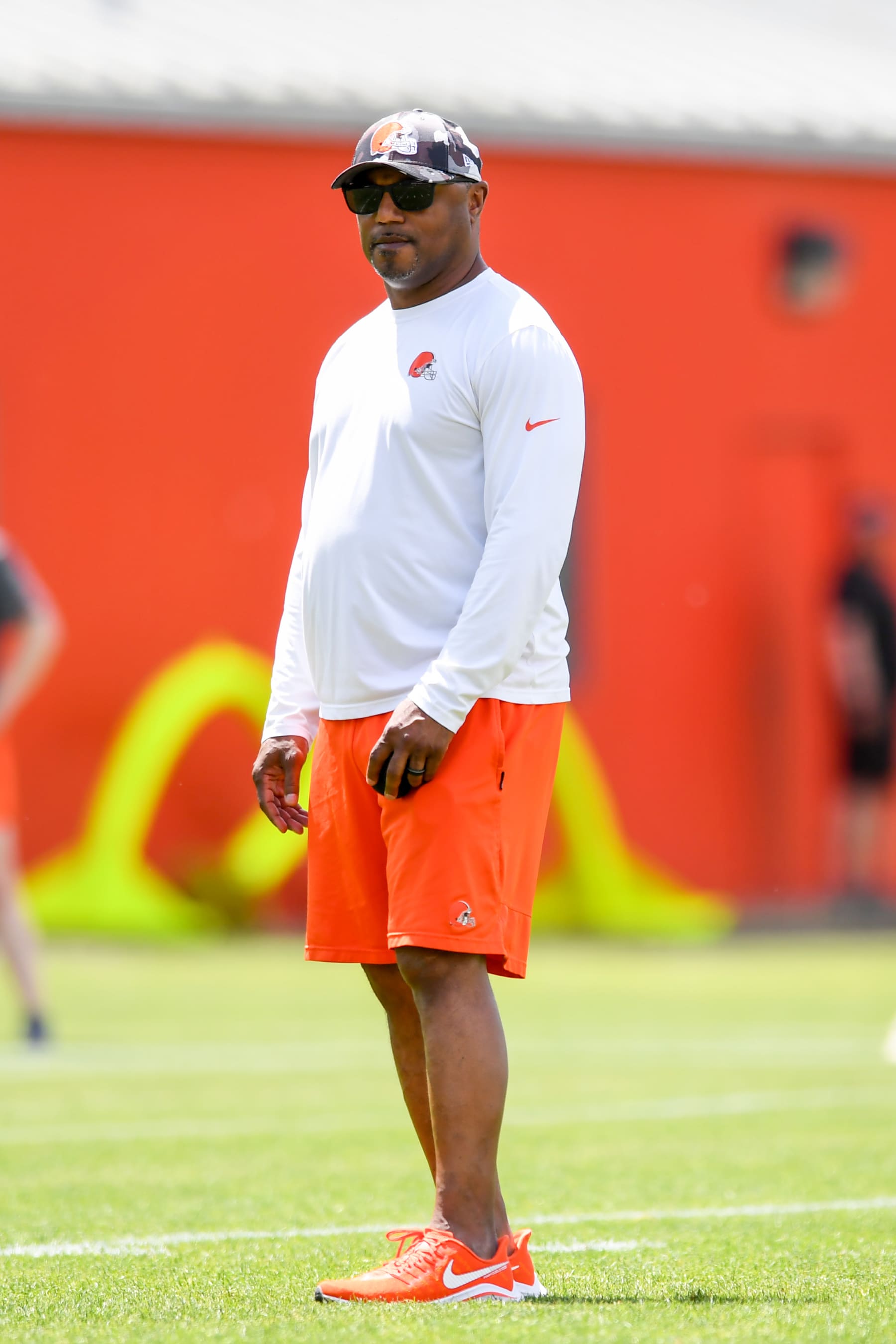 BEREA, OH - MAY 13: Defensive coordinator Joe Woods of the Cleveland Browns looks on during the first day of Cleveland Browns rookie mini camp at CrossCountry Mortgage Campus on May 13, 2022 in Berea, Ohio. (Photo by Nick Cammett/Diamond Images via Getty Images)