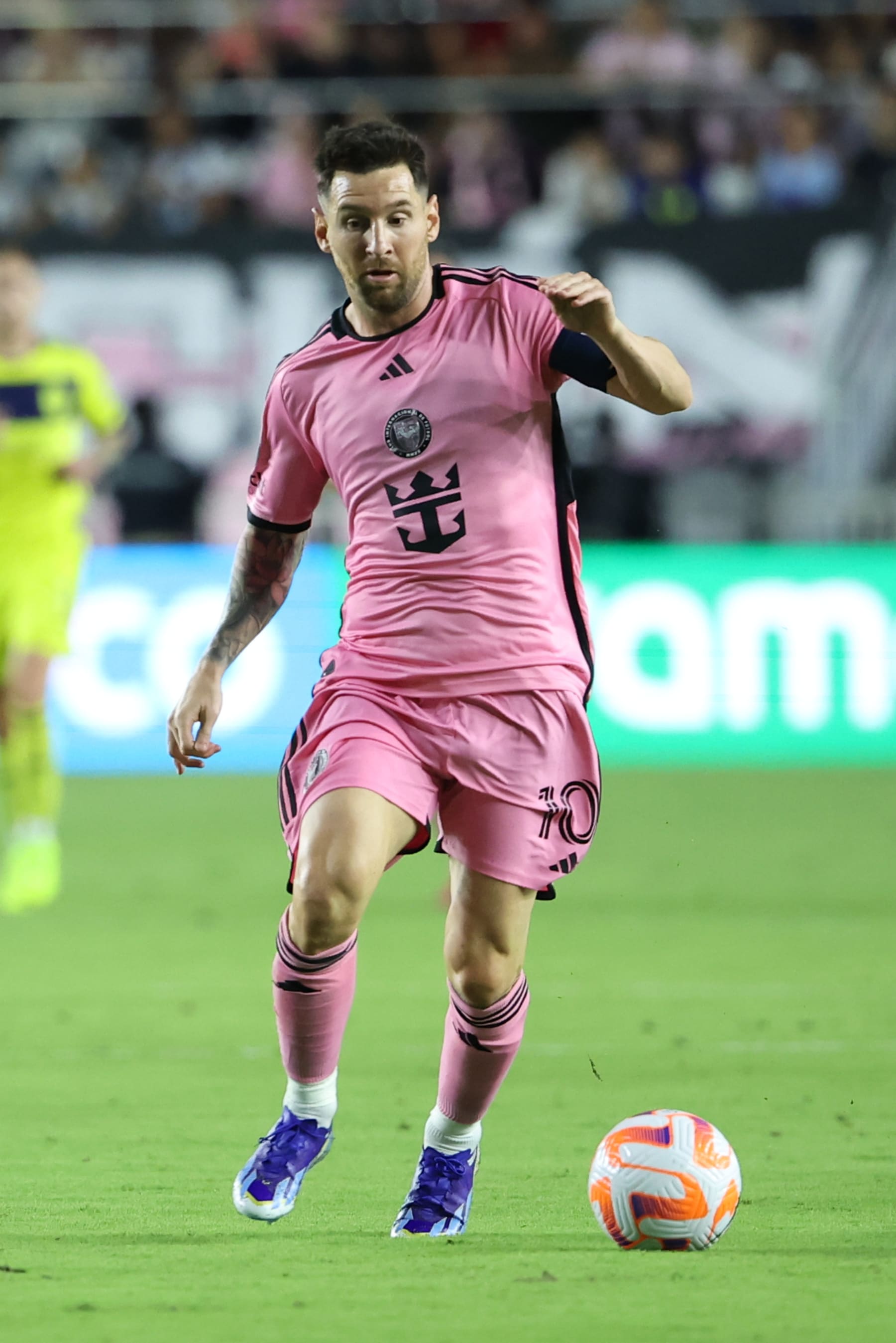 FT. LAUDERDALE, FL - MARCH 13: Inter Miami forward Lionel Messi (10) attacks with the ball in the first half during the game between Nashville SC and Inter Miami on Wednesday, March 13, 2023 at Chase Stadium, Fort Lauderdale, Fla. (Photo by Peter Joneleit/Icon Sportswire via Getty Images)