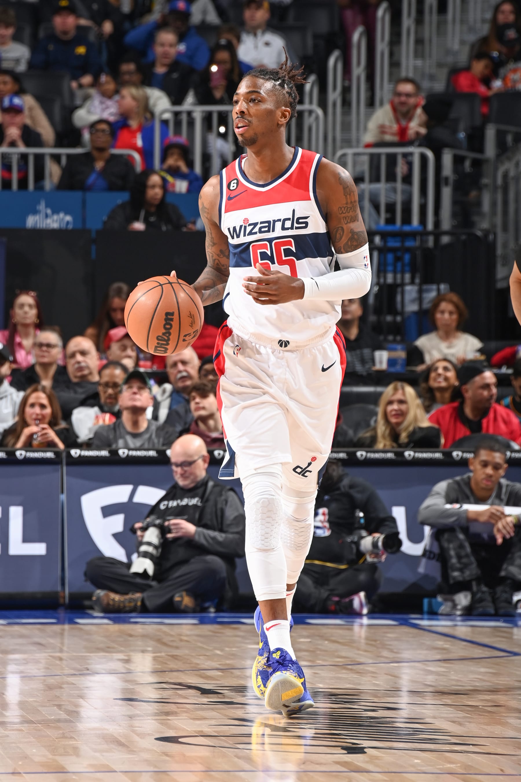 DETROIT, MI - MARCH 7:  Delon Wright #55 of the Washington Wizards goes to the basket during the game on March 7, 2023 at Little Caesars Arena in Detroit, Michigan. NOTE TO USER: User expressly acknowledges and agrees that, by downloading and/or using this photograph, User is consenting to the terms and conditions of the Getty Images License Agreement. Mandatory Copyright Notice: Copyright 2023 NBAE (Photo by Chris Schwegler/NBAE via Getty Images)
