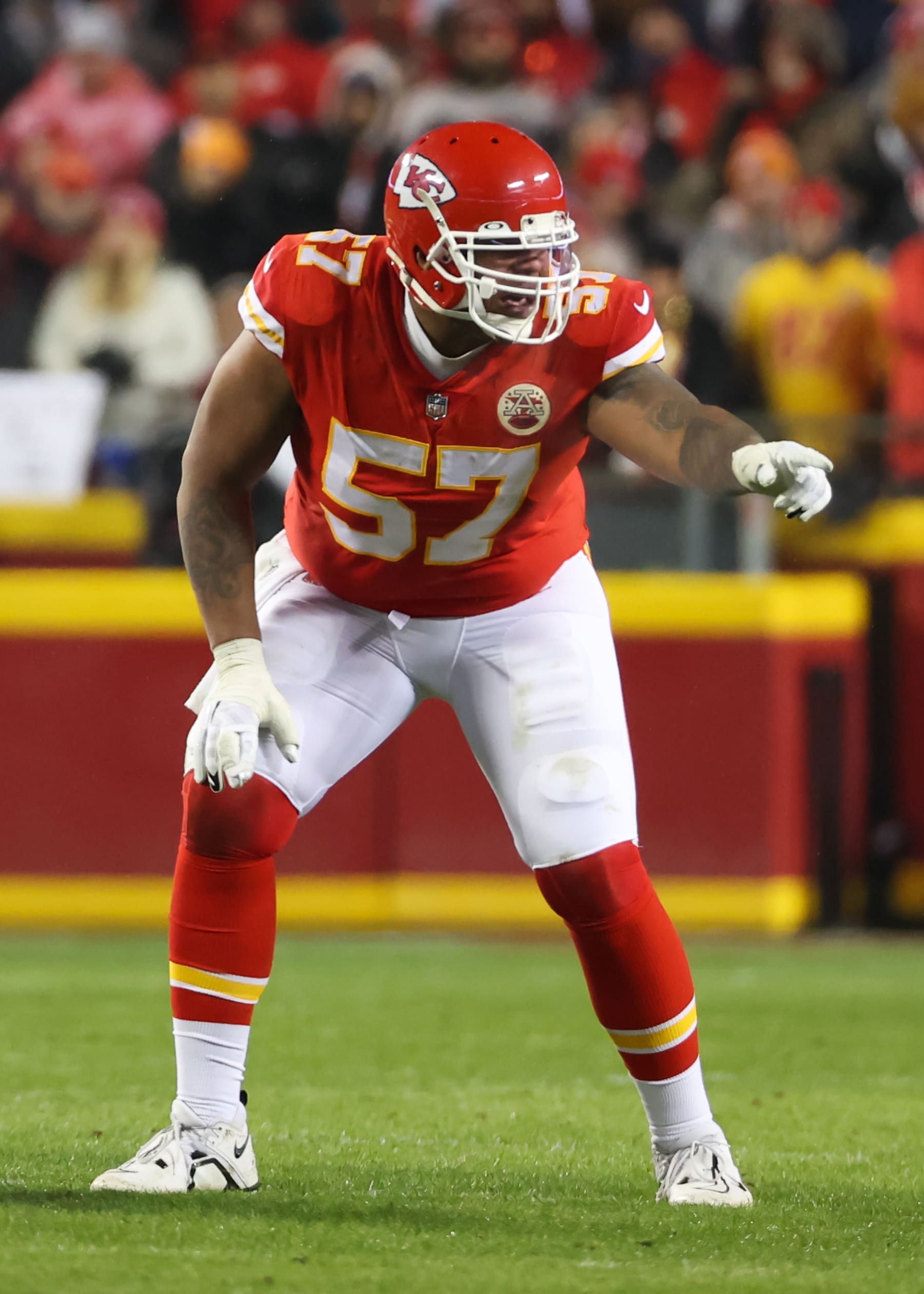 KANSAS CITY, MO - JANUARY 21: Kansas City Chiefs offensive tackle Orlando Brown Jr. (57) before the snap in the third quarter of an AFC divisional playoff game between the Jacksonville Jaguars and Kansas City Chiefs on January 21, 2023 at GEHA Field at Arrowhead Stadium in Kansas City, MO. (Photo by Scott Winters/Icon Sportswire via Getty Images)