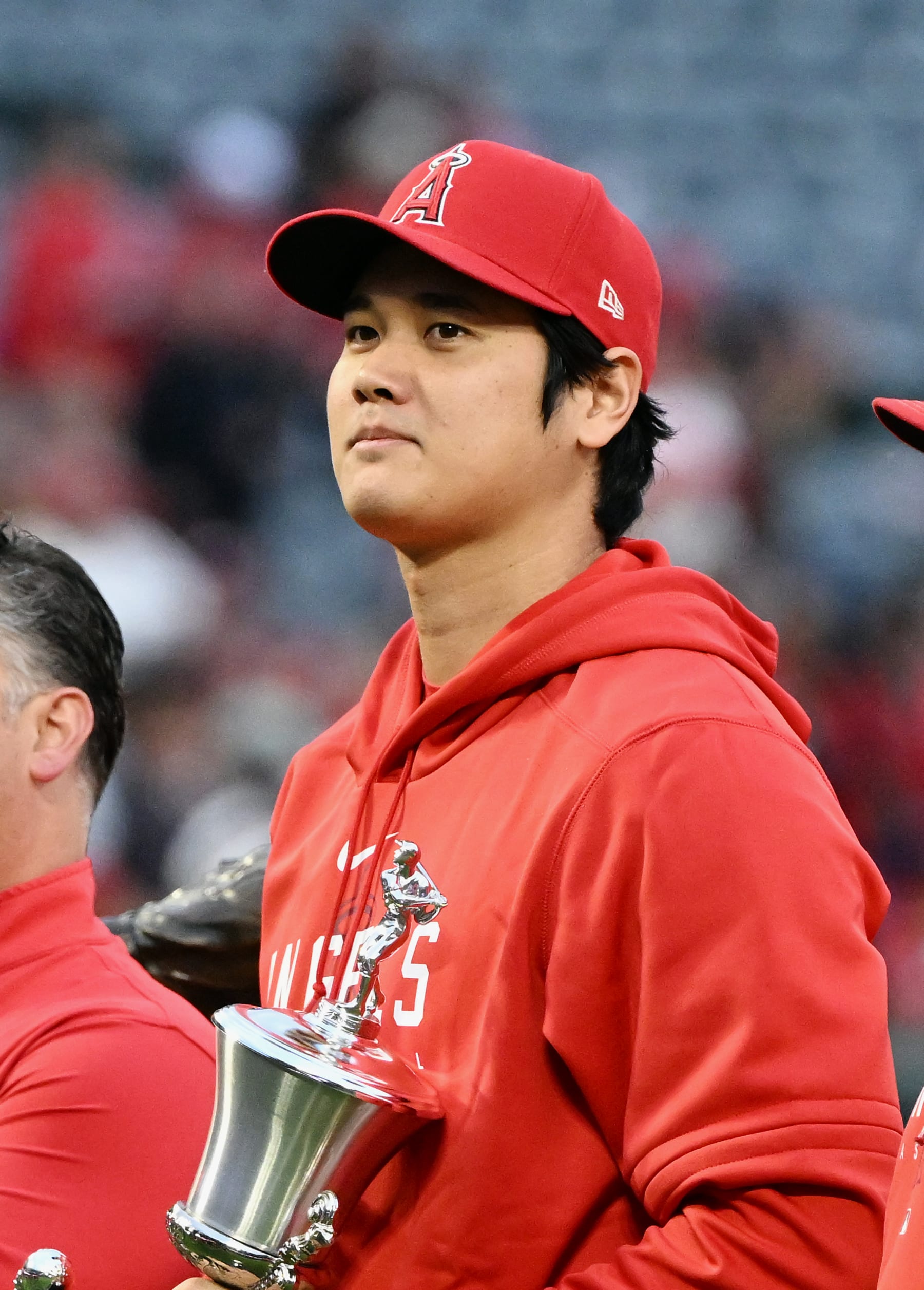 ANAHEIM, CA - SEPTEMBER 30: Los Angeles Angels designated hitter and pitcher Shohei Ohtani (17) stands on the field with the Angels team MVP Award before the start of an MLB baseball game against the Oakland Athletics played on September 30, 2023 at Angel Stadium in Anaheim, CA. (Photo by John Cordes/Icon Sportswire via Getty Images)