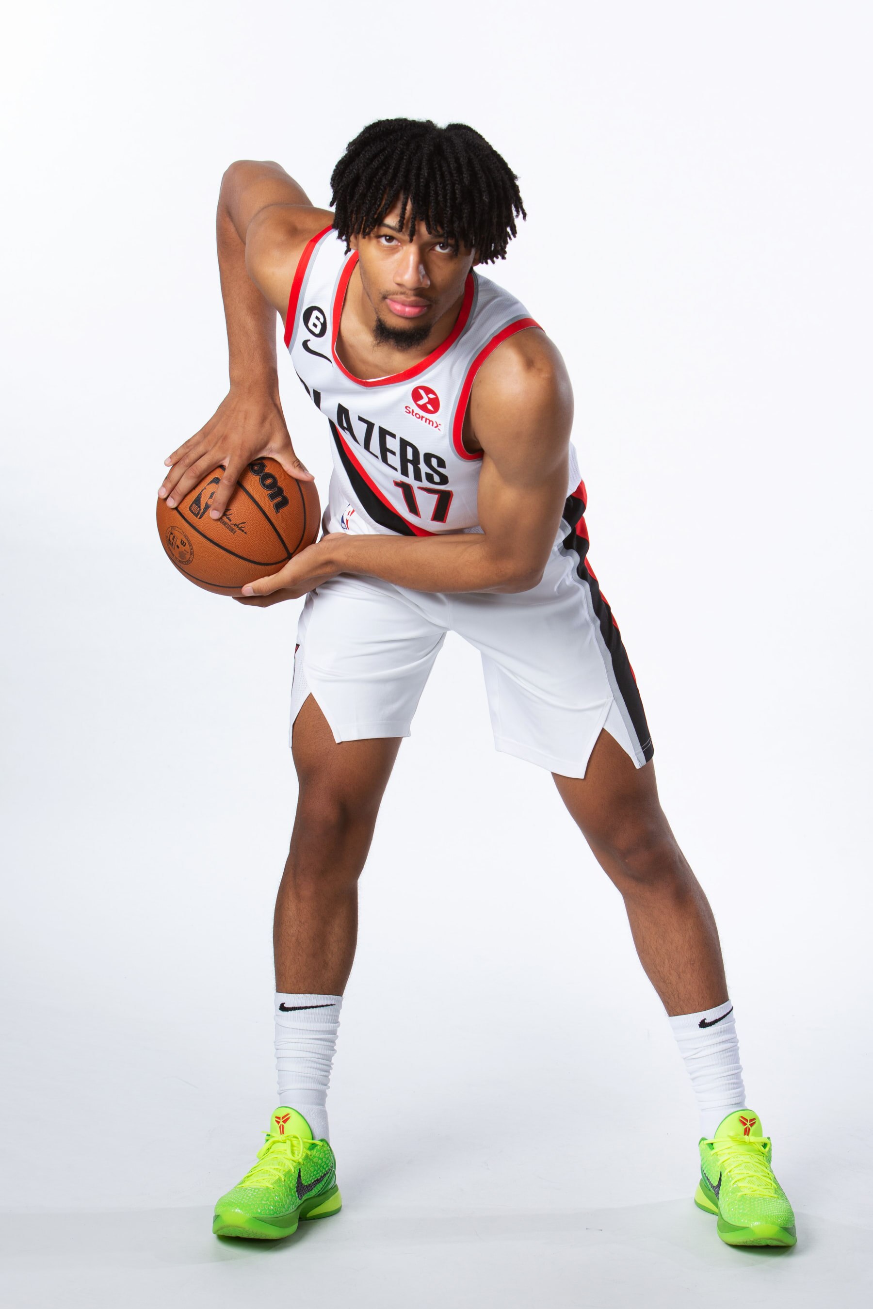 PORTLAND, OR - SEPTEMBER 26: Shaedon Sharpe of the Portland Trail Blazers poses for a portrait during NBA Media Day on September 26, 2022 at the MODA Center in Portland, Oregon. NOTE TO USER: User expressly acknowledges and agrees that, by downloading and or using this photograph, User is consenting to the terms and conditions of the Getty Images License Agreement. Mandatory Copyright Notice: Copyright 2022 NBAE  (Photo by Sam Forencich/NBAE via Getty Images)