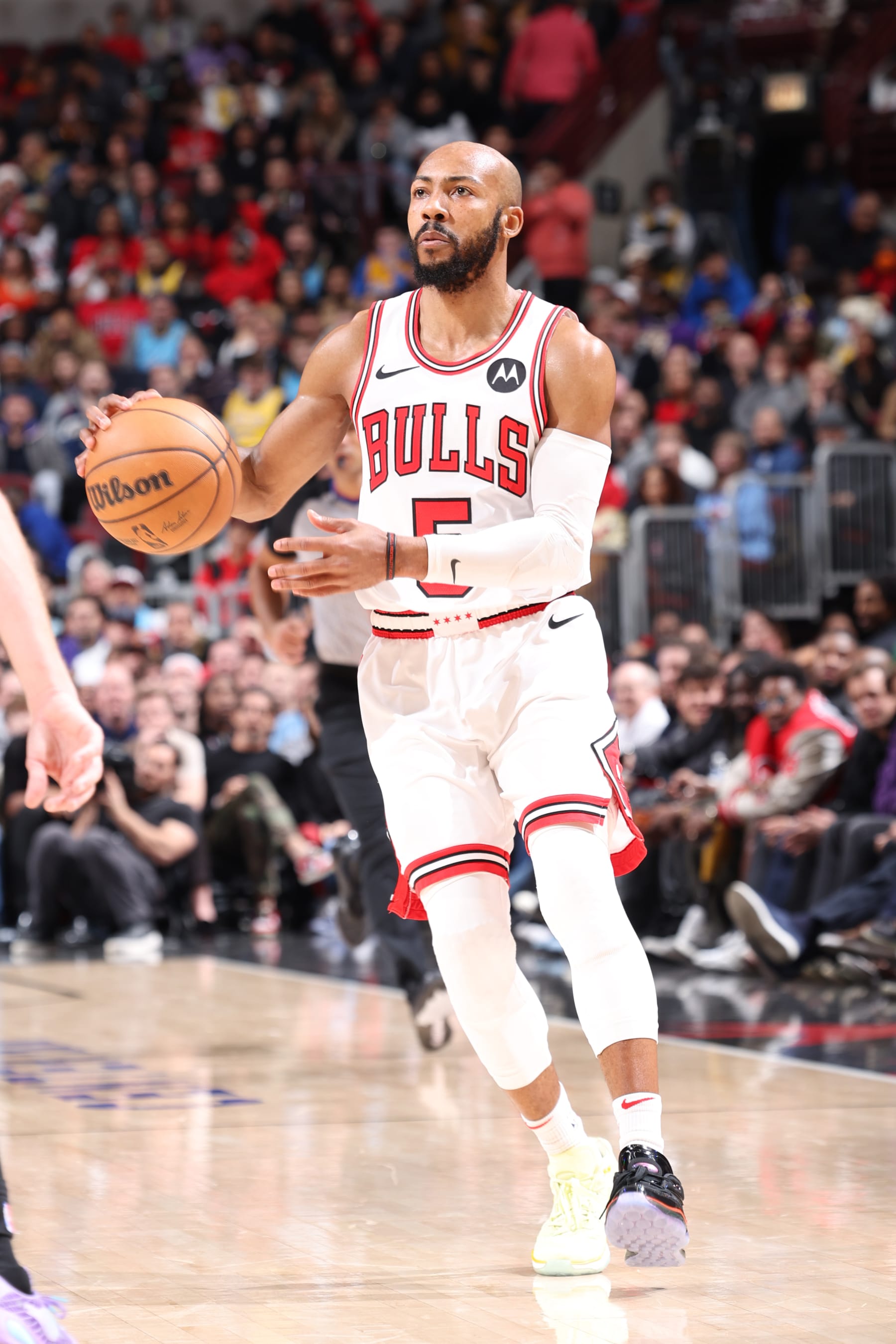 CHICAGO, IL - DECEMBER 20:  Jevon Carter #5 of the Chicago Bulls handles the ball during the game against the Los Angeles Lakers on December 20, 2023 at United Center in Chicago, Illinois. NOTE TO USER: User expressly acknowledges and agrees that, by downloading and or using this photograph, User is consenting to the terms and conditions of the Getty Images License Agreement. Mandatory Copyright Notice: Copyright 2023 NBAE (Photo by Jeff Haynes/NBAE via Getty Images)