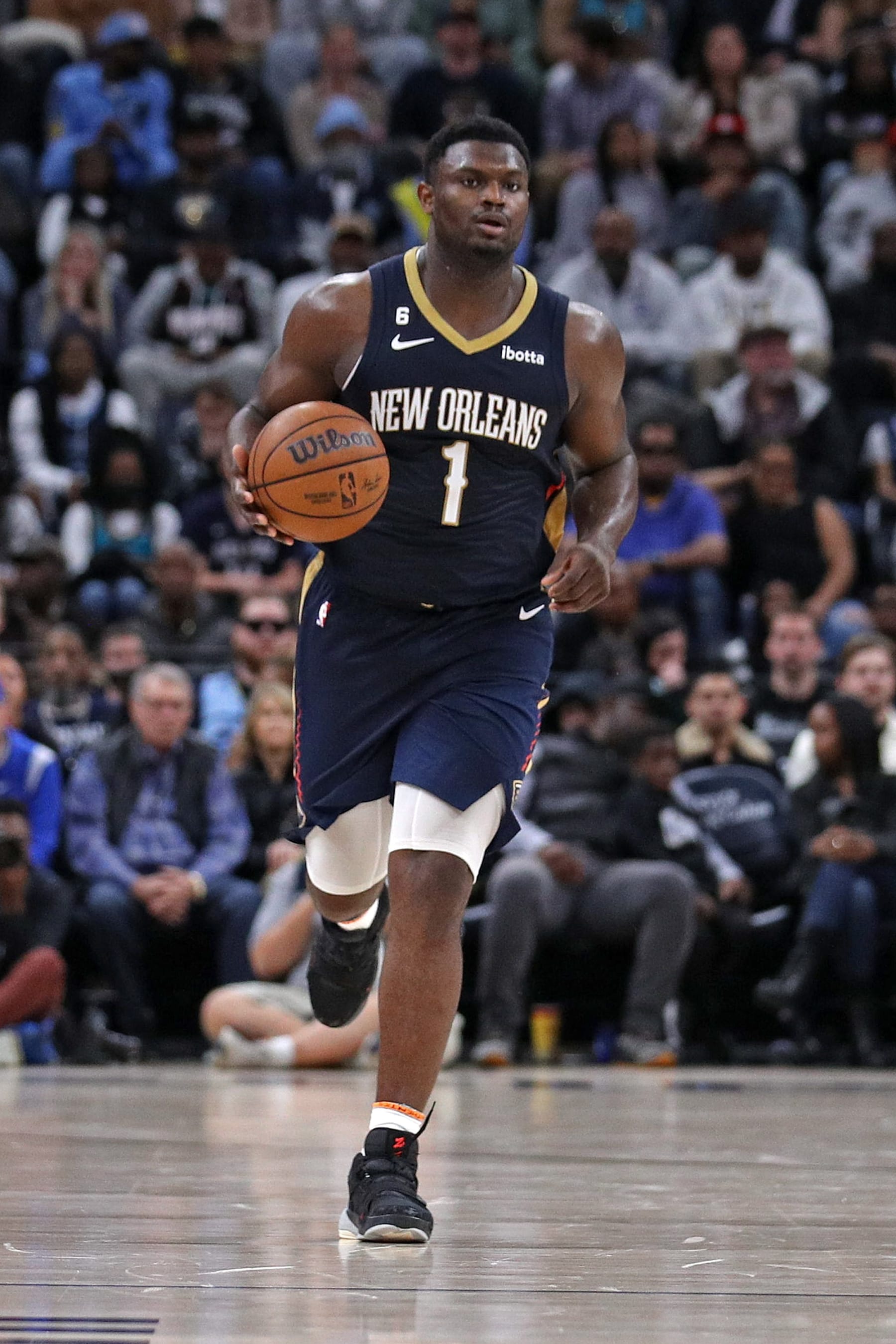 MEMPHIS, TENNESSEE - DECEMBER 31: Zion Williamson #1 of the New Orleans Pelicans brings the ball up court during the game against the Memphis Grizzlies at FedExForum on December 31, 2022 in Memphis, Tennessee. NOTE TO USER: User expressly acknowledges and agrees that, by downloading and or using this photograph, User is consenting to the terms and conditions of the Getty Images License Agreement. (Photo by Justin Ford/Getty Images)