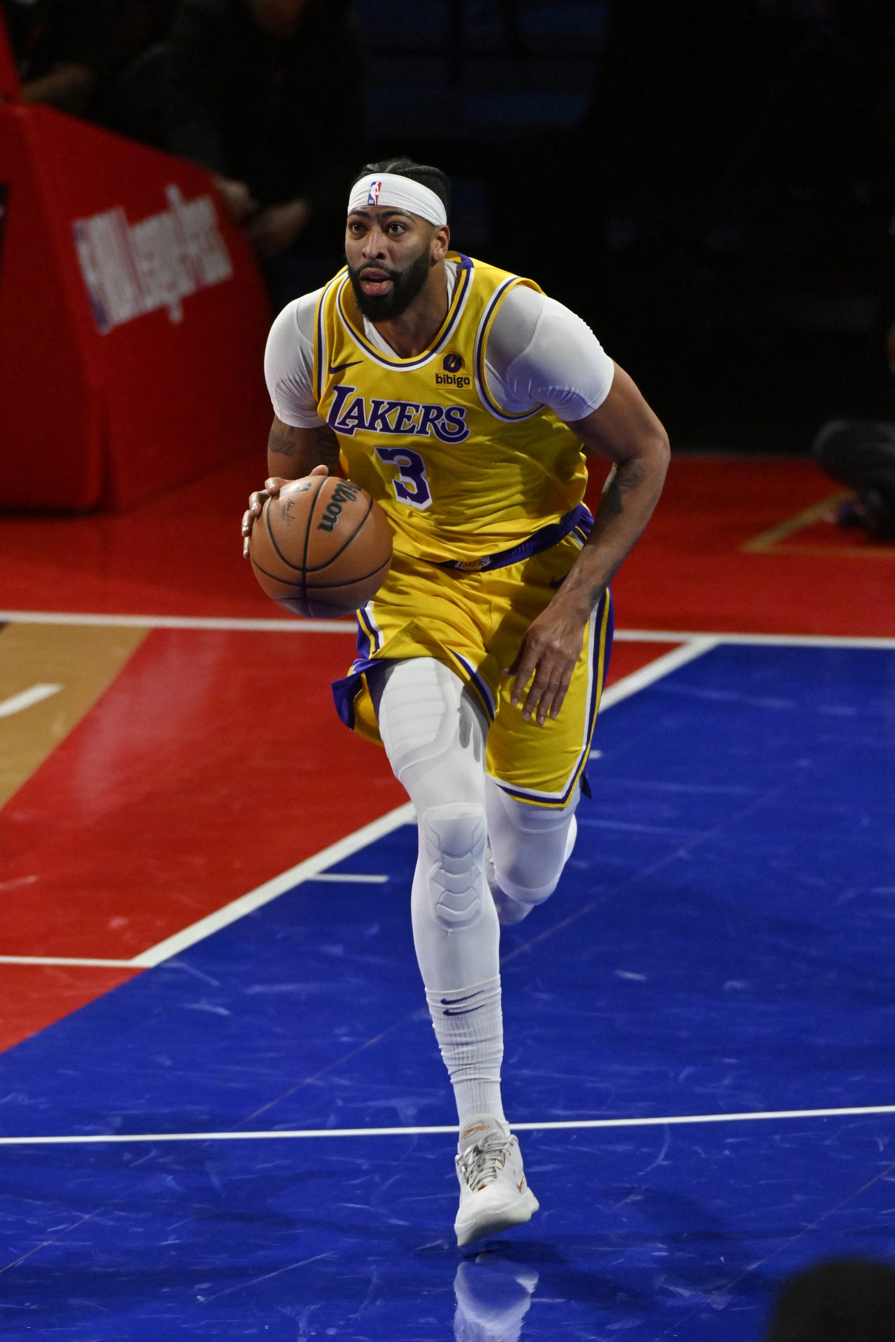 LAS VEGAS, NV - DECEMBER 9:  Anthony Davis #3 of the Los Angeles Lakers dribbles the ball during the In-Season Tournament Championship game against the Indiana Pacers on December 9, 2023 at T-Mobile Arena in Las Vegas, Nevada. NOTE TO USER: User expressly acknowledges and agrees that, by downloading and or using this photograph, User is consenting to the terms and conditions of the Getty Images License Agreement. Mandatory Copyright Notice: Copyright 2023 NBAE (Photo by David Becker/NBAE via Getty Images)