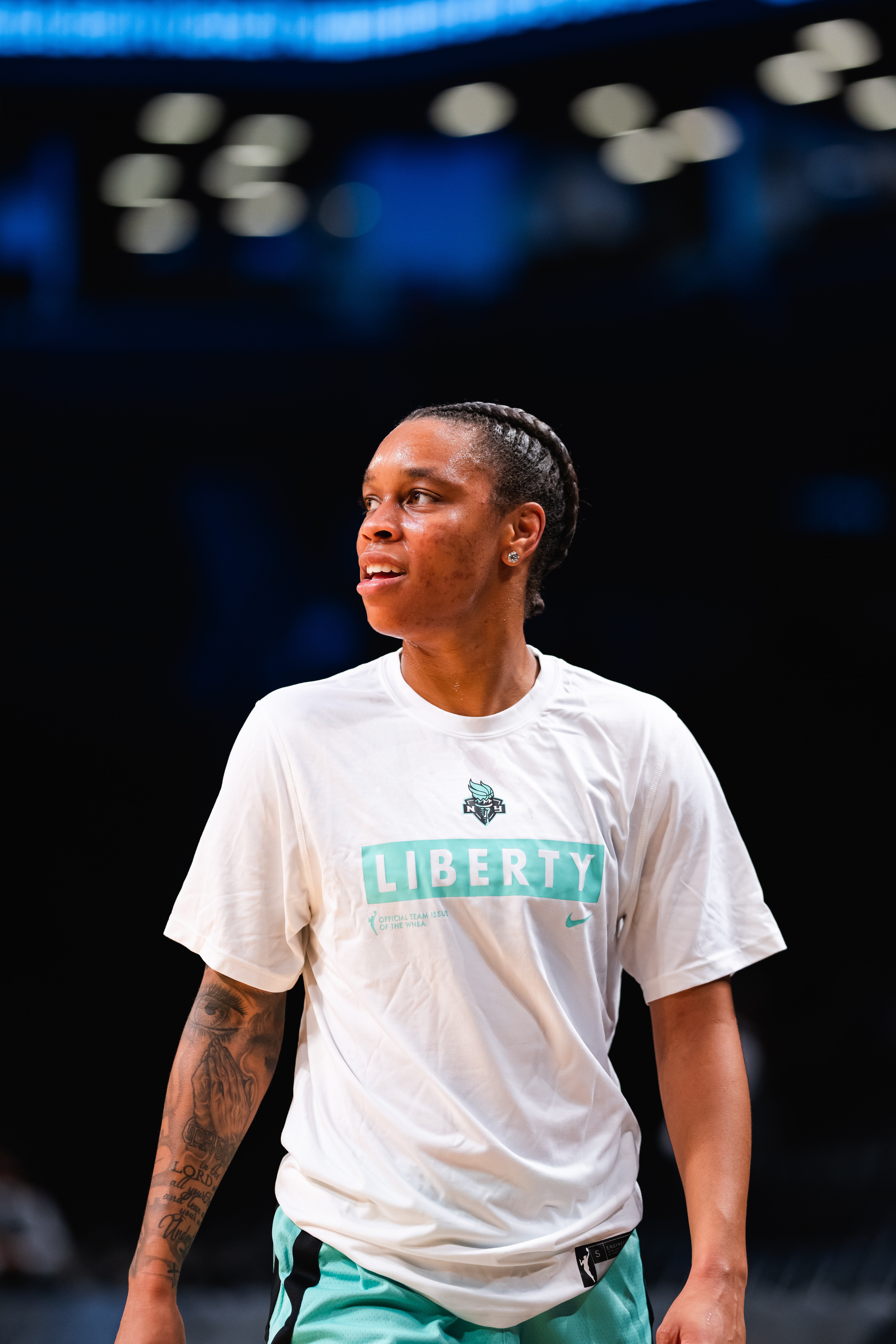 BROOKLYN, NY - MAY 13: AD Durr #25 of the New York Liberty looks on before the game against the Indiana Fever on May 13, 2022 at the Barclays Center in Brooklyn, New York. NOTE TO USER: User expressly acknowledges and agrees that, by downloading and/or using this photograph, user is consenting to the terms and conditions of the Getty Images License Agreement. Mandatory Copyright Notice: Copyright 2022 NBAE (Photo by Evan Yu/NBAE via Getty Images)