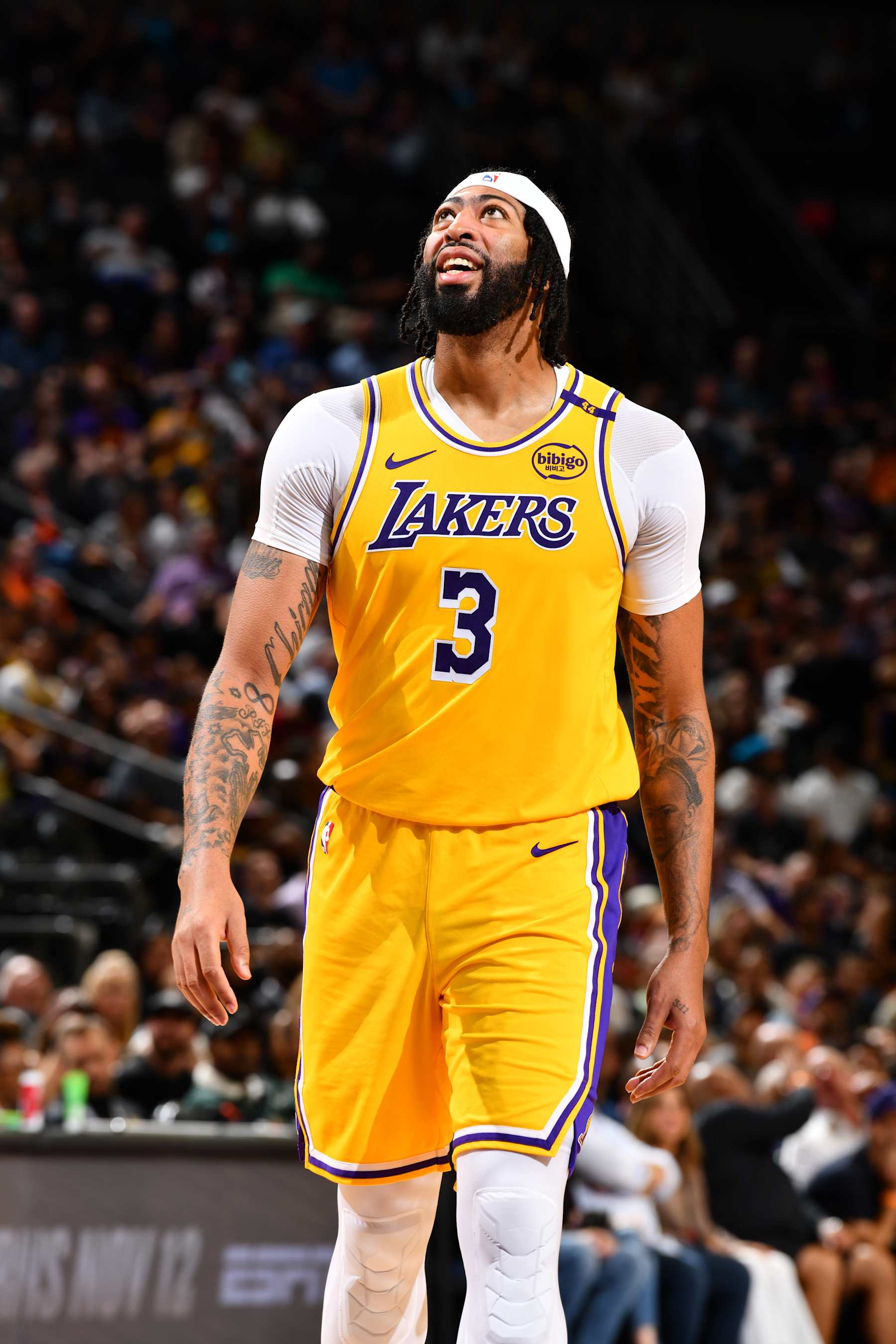 PHOENIX, AZ - OCTOBER 17: Anthony Davis #3 of the Los Angeles Lakers smiles during the game against the Phoenix Suns during a NBA Preseason game on October 17, 2024 at Footprint Center in Phoenix, Arizona. NOTE TO USER: User expressly acknowledges and agrees that, by downloading and or using this photograph, user is consenting to the terms and conditions of the Getty Images License Agreement. Mandatory Copyright Notice: Copyright 2024 NBAE (Photo by Barry Gossage/NBAE via Getty Images)