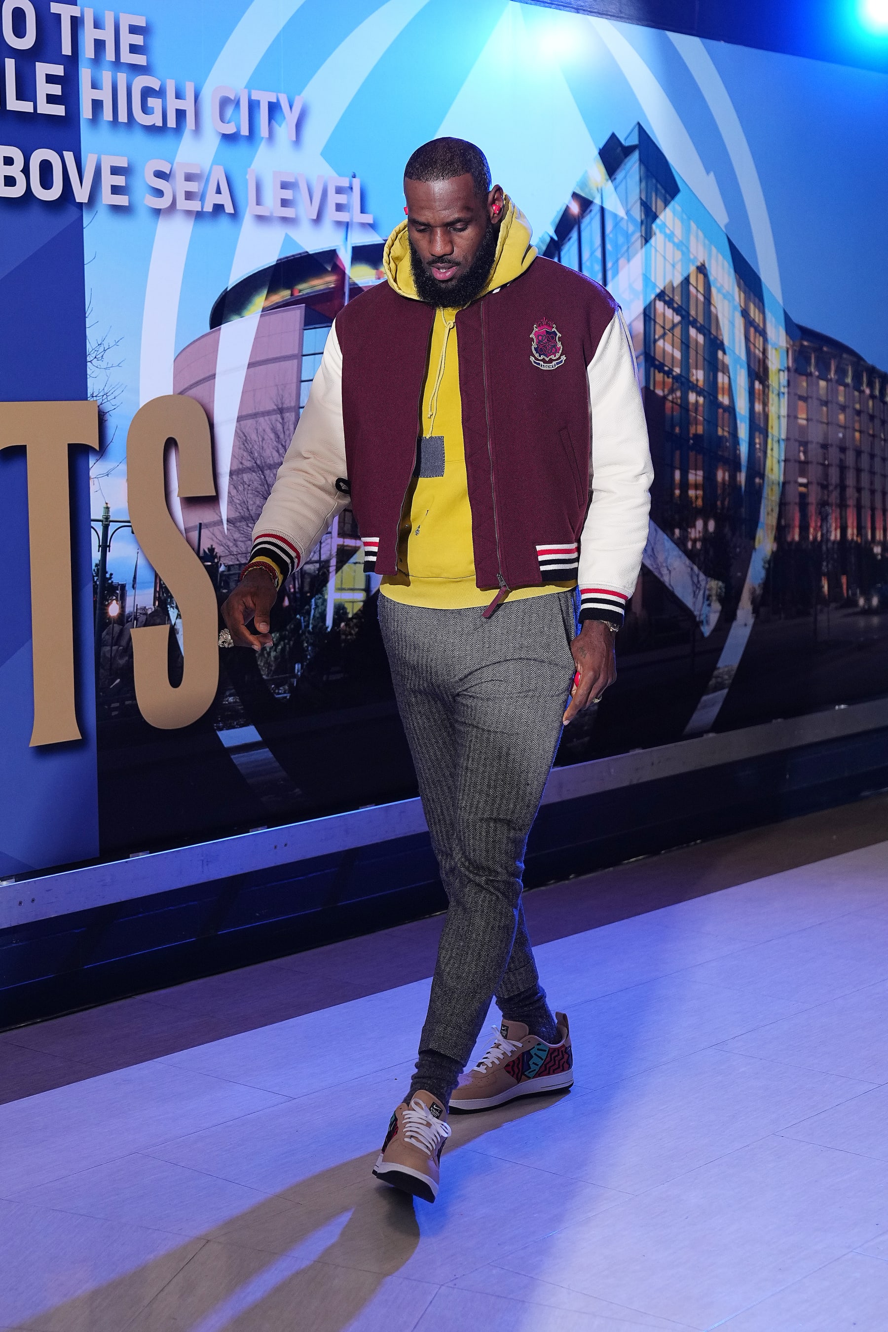 DENVER, CO - OCTOBER 26: LeBron James #6 of the Los Angeles Lakers arrives to the arena before the game against the Denver Nuggets on October 26, 2022 at the Ball Arena in Denver, Colorado. NOTE TO USER: User expressly acknowledges and agrees that, by downloading and/or using this Photograph, user is consenting to the terms and conditions of the Getty Images License Agreement. Mandatory Copyright Notice: Copyright 2022 NBAE (Photo by Garrett Ellwood/NBAE via Getty Images)