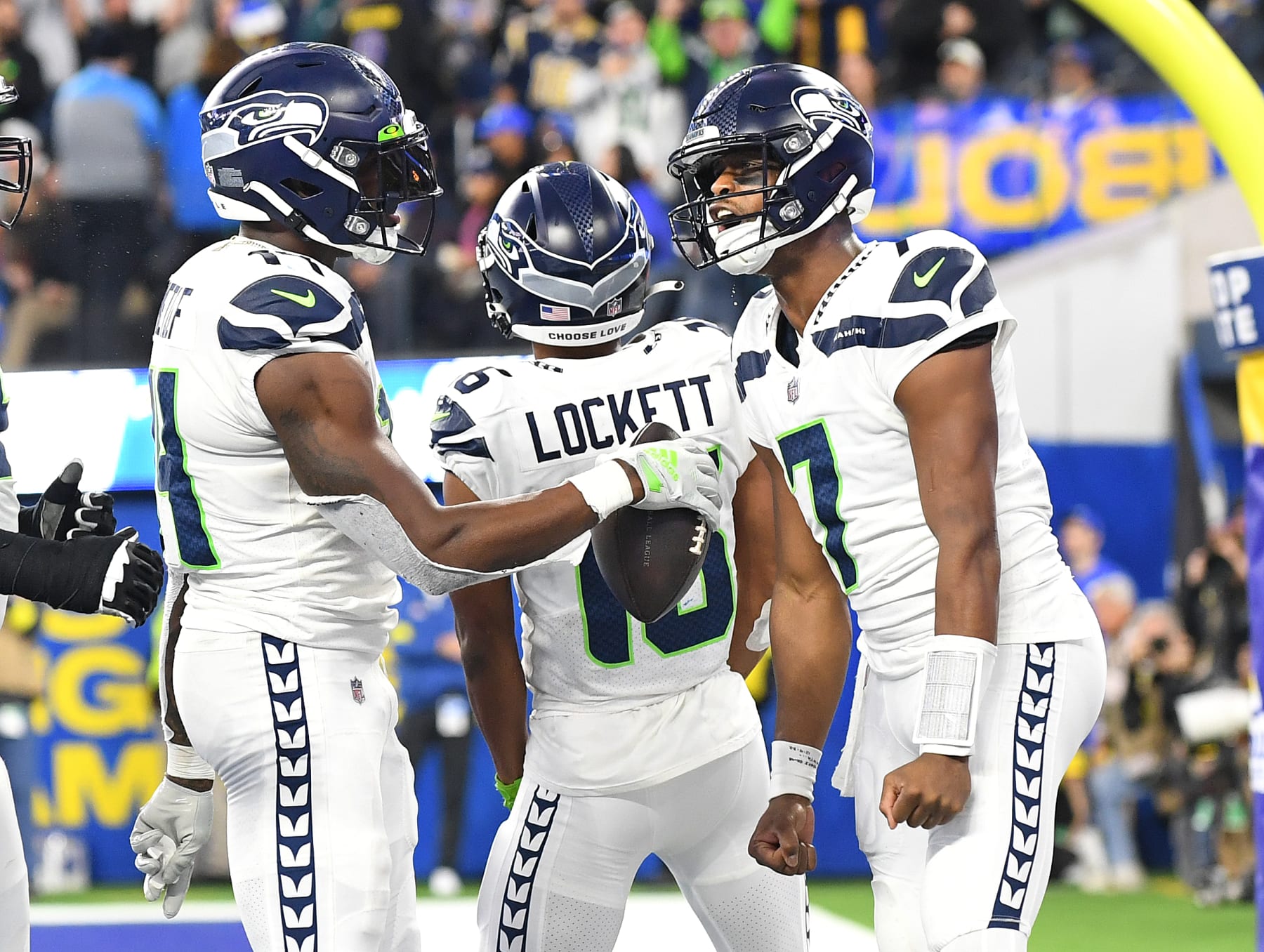 Los Angeles, California December 4, 2022-Seahawks receiver DK Metcalf, left, celebrates a touchdown with quarterback Geno Smith, right. against the Rams late in the fourth quarter at SoFi Stadium Sunday. (Wally Skalij/Los Angeles Times via Getty Images)