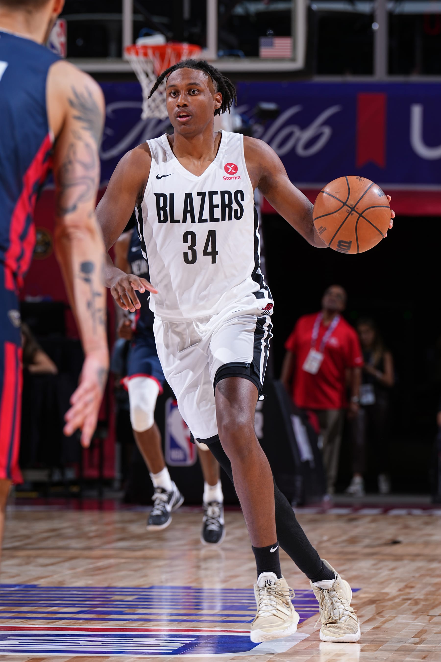 LAS VEGAS, NV - JULY 9: Jabari Walker #34 of Portland Trail Blazers handles the ball during the game during the gameagainst the New Orleans Pelicans during the 2022 Las Vegas Summer League on July 9, 2022 at the Thomas & Mack Center in Las Vegas, Nevada NOTE TO USER: User expressly acknowledges and agrees that, by downloading and/or using this Photograph, user is consenting to the terms and conditions of the Getty Images License Agreement. Mandatory Copyright Notice: Copyright 2022 NBAE (Photo by Garrett Ellwood/NBAE via Getty Images)