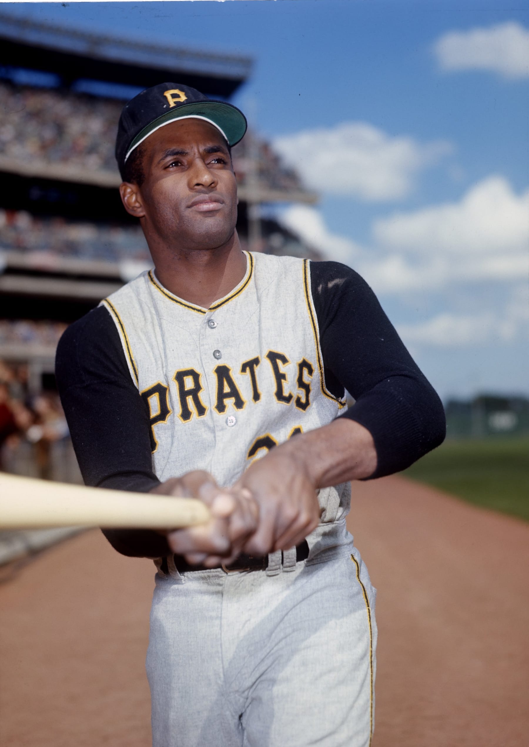 CIRCA 1960's: Outfielder Roberto Clemente' #21 of Pittsburgh Pirates poses for this photo before a MLB baseball game circa mid 1960's. Clemente' Played for the Pirates  from 1955-72. (Photo by Focus On Sport/Getty Images)