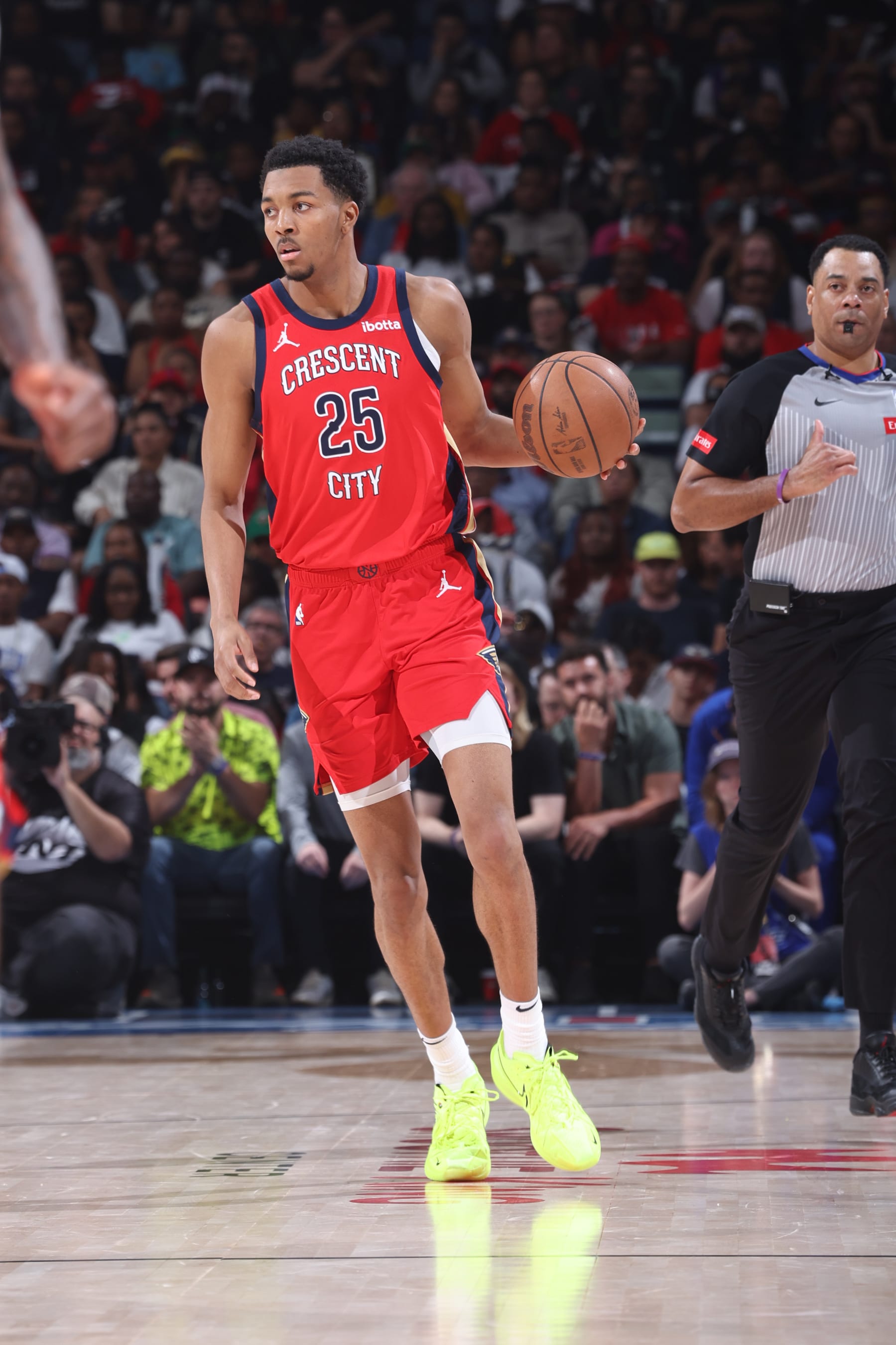 NEW ORLEANS, LA - APRIL 19:  Trey Murphy III #25 of the New Orleans Pelicans handles the ball during the game  against the Sacramento Kings during the 2024 Play-In Tournament on April 19, 2024 at the Smoothie King Center in New Orleans, Louisiana. NOTE TO USER: User expressly acknowledges and agrees that, by downloading and or using this Photograph, user is consenting to the terms and conditions of the Getty Images License Agreement. Mandatory Copyright Notice: Copyright 2024 NBAE (Photo by Jeff Haynes./NBAE via Getty Images)