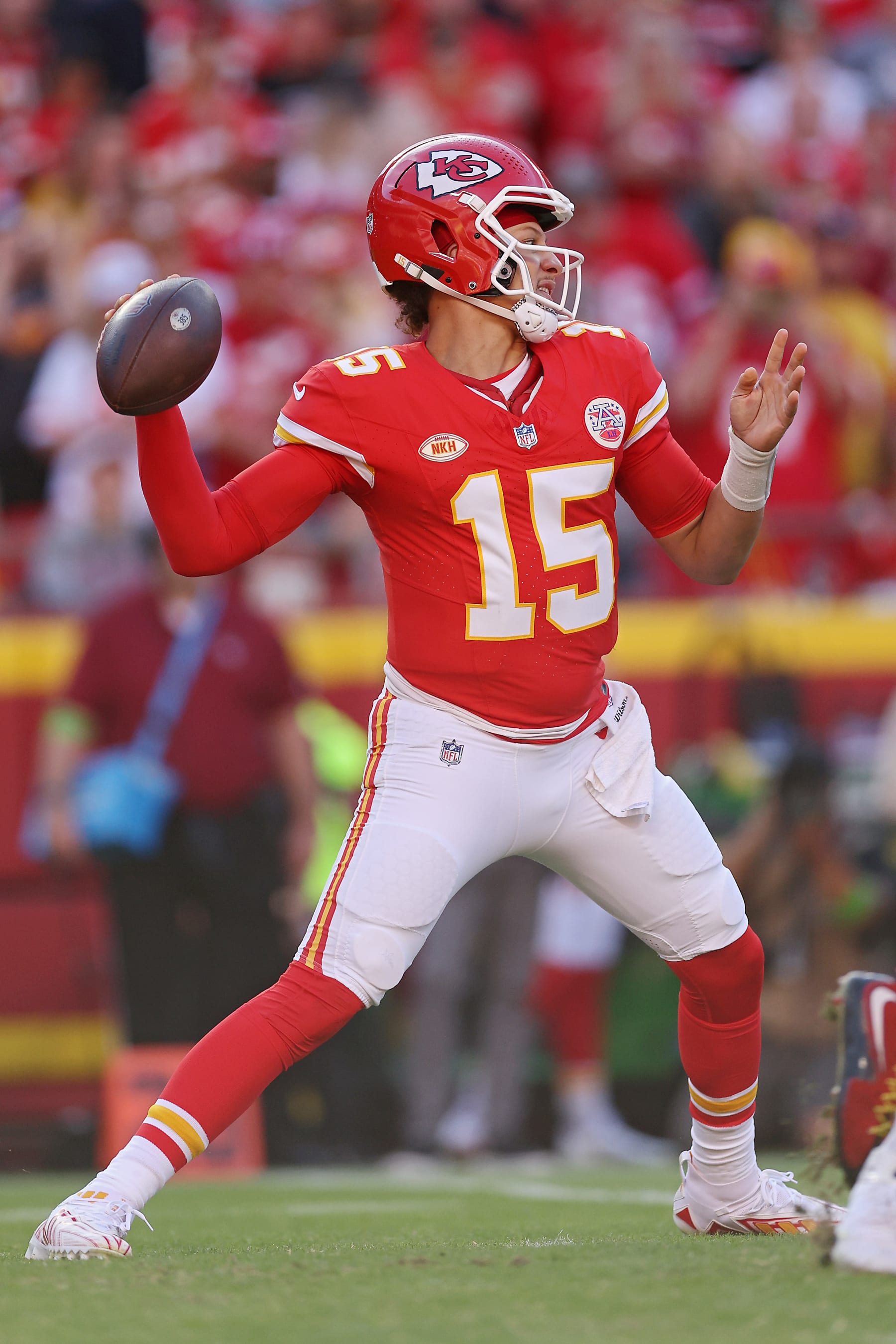 KANSAS CITY, MISSOURI - OCTOBER 22: Patrick Mahomes #15 of the Kansas City Chiefs throws a pass during the second quarter against the Los Angeles Chargers at GEHA Field at Arrowhead Stadium on October 22, 2023 in Kansas City, Missouri. (Photo by Jamie Squire/Getty Images)