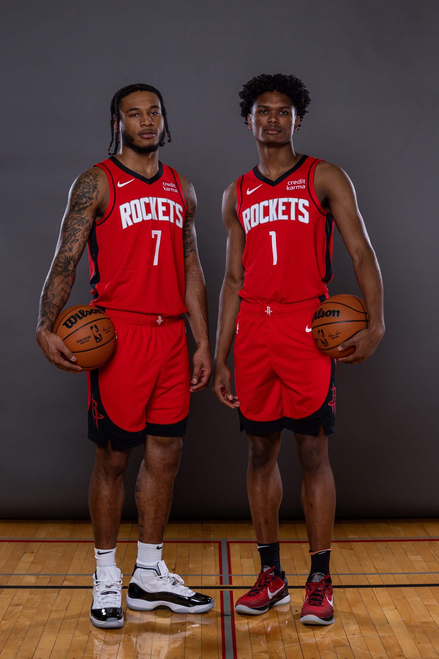 LAS VEGAS, NEVADA - JULY 14: Cam Whitmore #7 and Amen Thompson #1 of the Houston Rockets pose for a portrait during the 2023 NBA rookie photo shoot at UNLV on July 14, 2023 in Las Vegas, Nevada. (Photo by Jamie Squire/Getty Images)