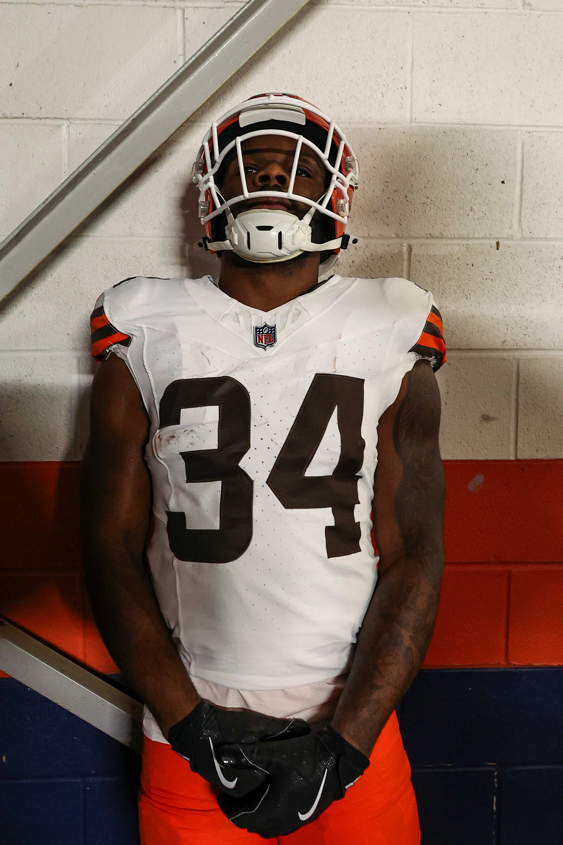 DENVER, COLORADO - DECEMBER 02: Jerome Ford #34 of the Cleveland Browns walks out of the tunnel prior to an NFL football game against the Denver Broncos at Empower Field at Mile High on December 2, 2024 in Denver, Colorado (Photo by Perry Knotts/Getty Images)