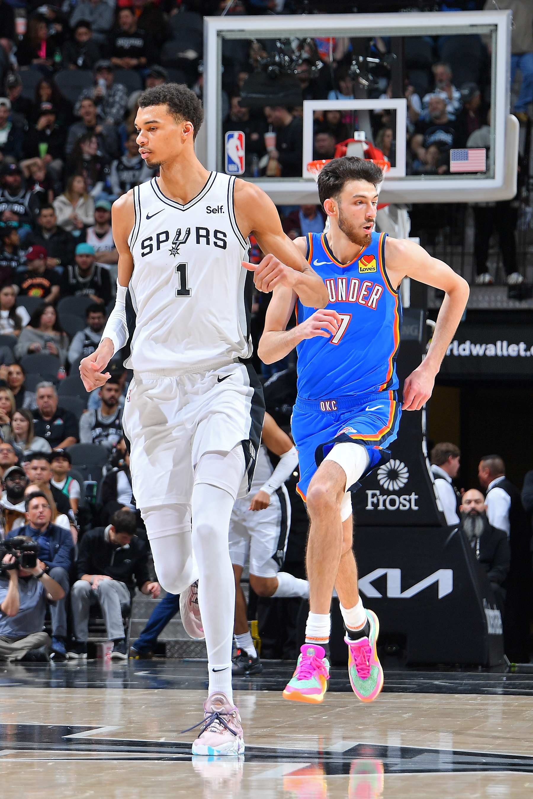 Spurs center Victor Wembanyama and Thunder center Chet Holmgren