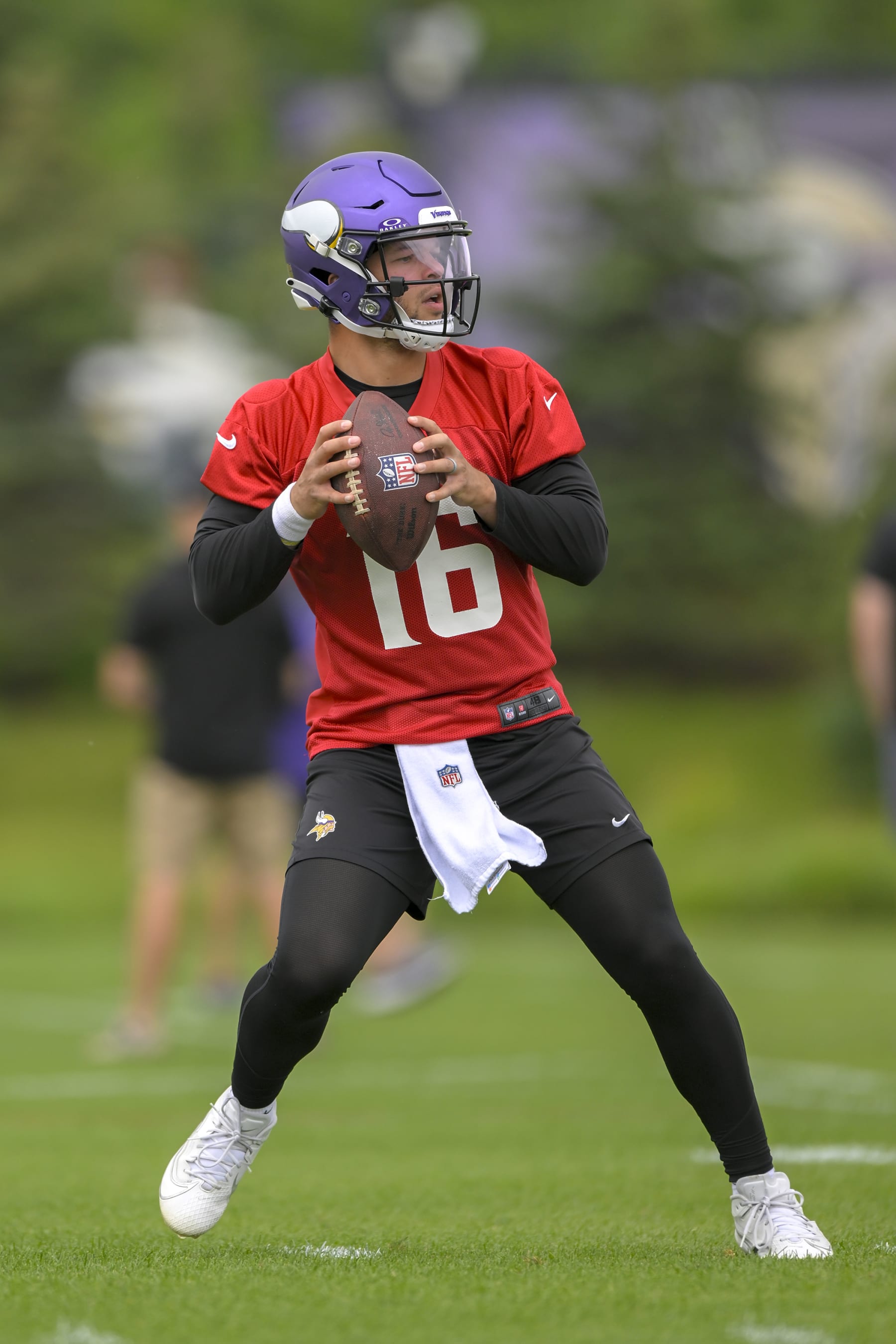 EAGAN, MN - JUNE 05: Minnesota Vikings quarterback Jaren Hall (16) looks to pass during Minnesota Vikings Minicamp on June 5, 2024, at TCO Performance Center in Eagan, MN.(Photo by Nick Wosika/Icon Sportswire via Getty Images)