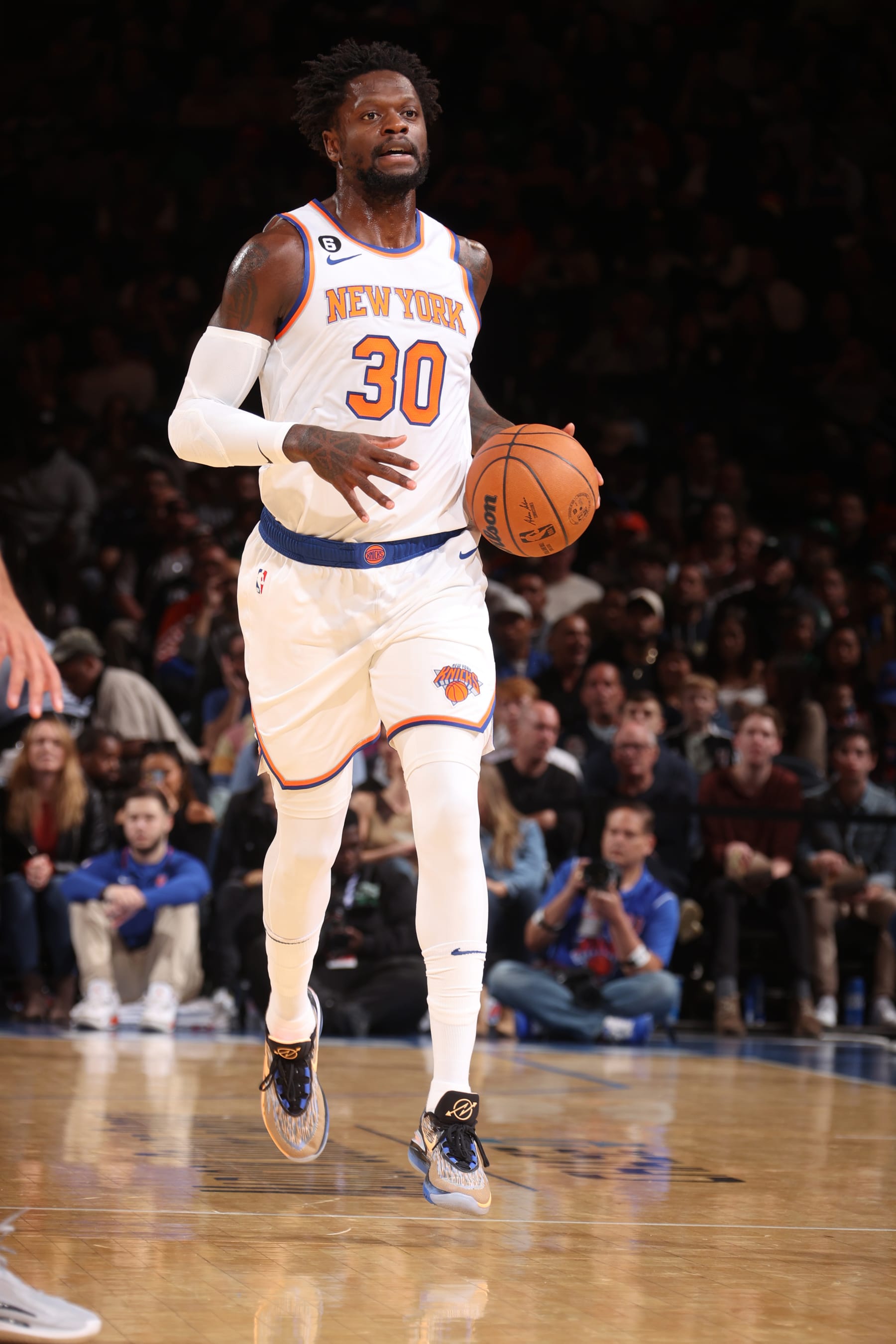 NEW YORK, NY - NOVEMBER 5: Julius Randle #30 of the New York Knicks dribbles the ball during the game against the Boston Celtics on November 5, 2022 at Madison Square Garden in New York City, New York.  NOTE TO USER: User expressly acknowledges and agrees that, by downloading and or using this photograph, User is consenting to the terms and conditions of the Getty Images License Agreement. Mandatory Copyright Notice: Copyright 2022 NBAE  (Photo by Nathaniel S. Butler/NBAE via Getty Images)