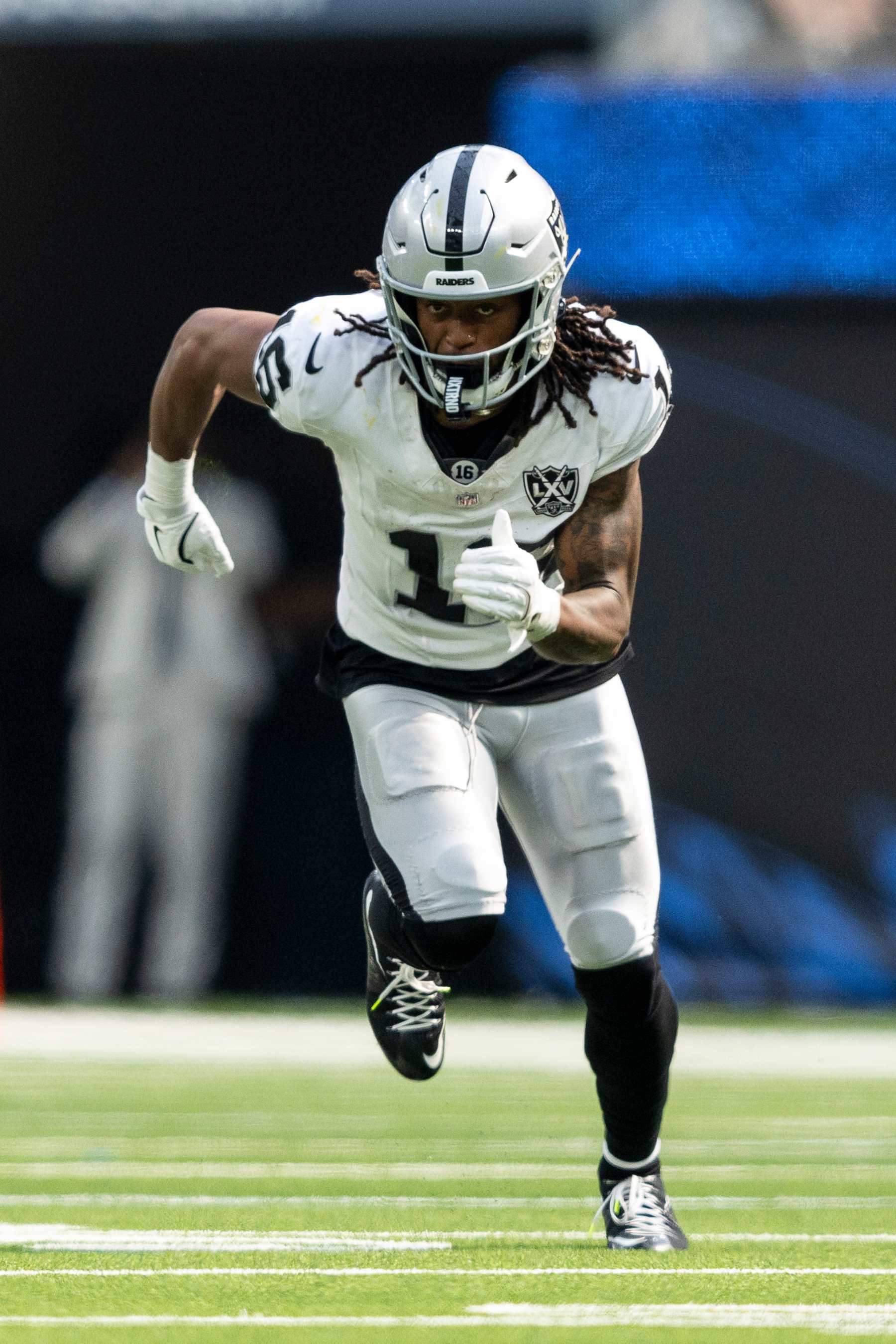 INGLEWOOD, CALIFORNIA - SEPTEMBER 08: Jakobi Meyers #16 of the Las Vegas Raiders runs a route during an NFL football game between the Los Angeles Chargers and the Las Vegas Raiders at SoFi Stadium on September 08, 2024 in Inglewood, California. (Photo by Michael Owens/Getty Images)