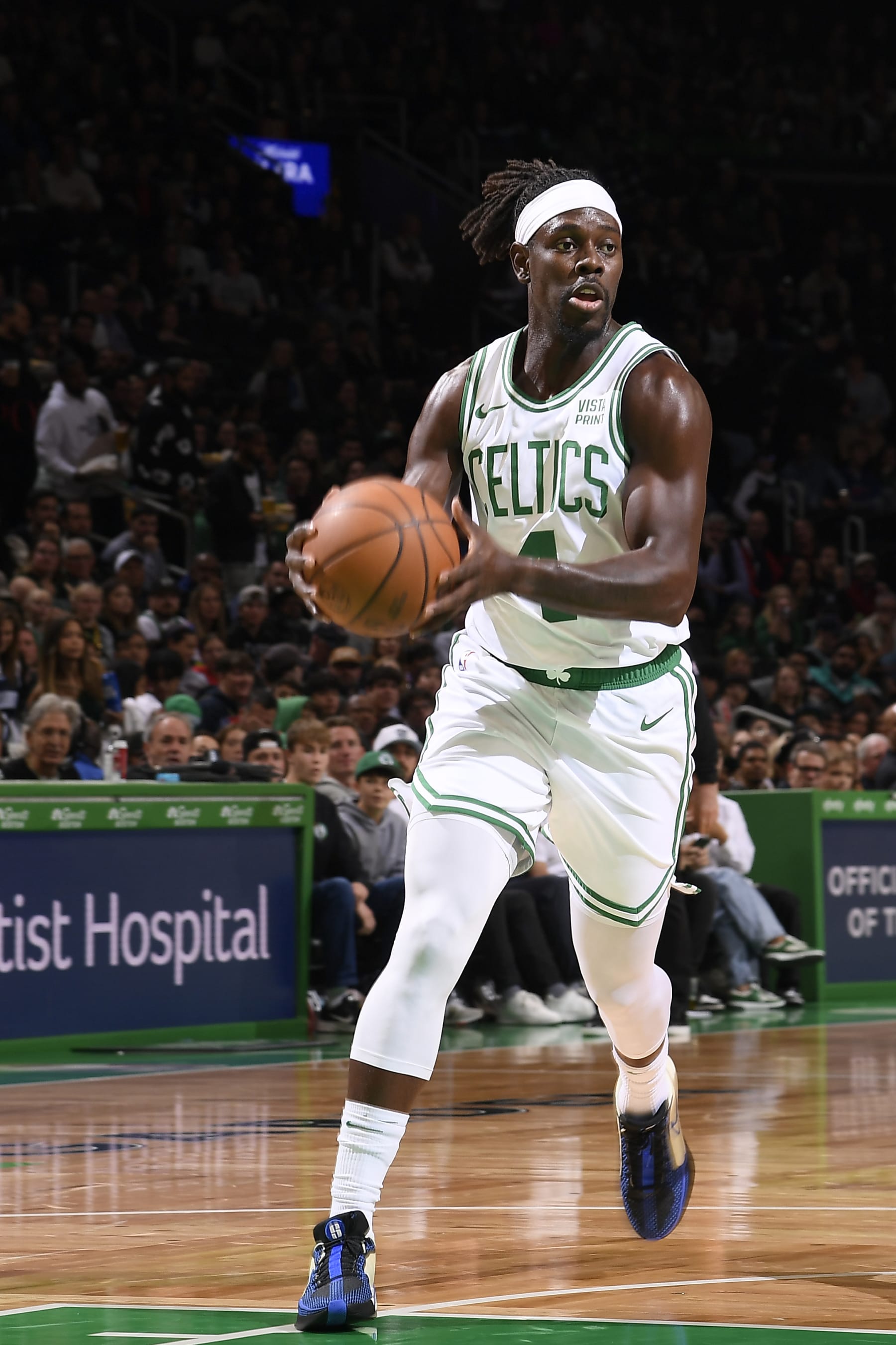 BOSTON, MA - OCTOBER 17: Jrue Holiday #4 of the Boston Celtics drives to the basket during the game against the New York Knicks on October 17, 2023 at the TD Garden in Boston, Massachusetts. NOTE TO USER: User expressly acknowledges and agrees that, by downloading and or using this photograph, User is consenting to the terms and conditions of the Getty Images License Agreement. Mandatory Copyright Notice: Copyright 2023 NBAE (Photo by Brian Babineau/NBAE via Getty Images) BOSTON, MA - OCTOBER 17: Jrue Holiday #4 of the Boston Celtics drives to the basket during the game against the New York Knicks on October 17, 2023 at the TD Garden in Boston, Massachusetts. NOTE TO USER: User expressly acknowledges and agrees that, by downloading and or using this photograph, User is consenting to the terms and conditions of the Getty Images License Agreement. Mandatory Copyright Notice: Copyright 2023 NBAE (Photo by Brian Babineau/NBAE via Getty Images)