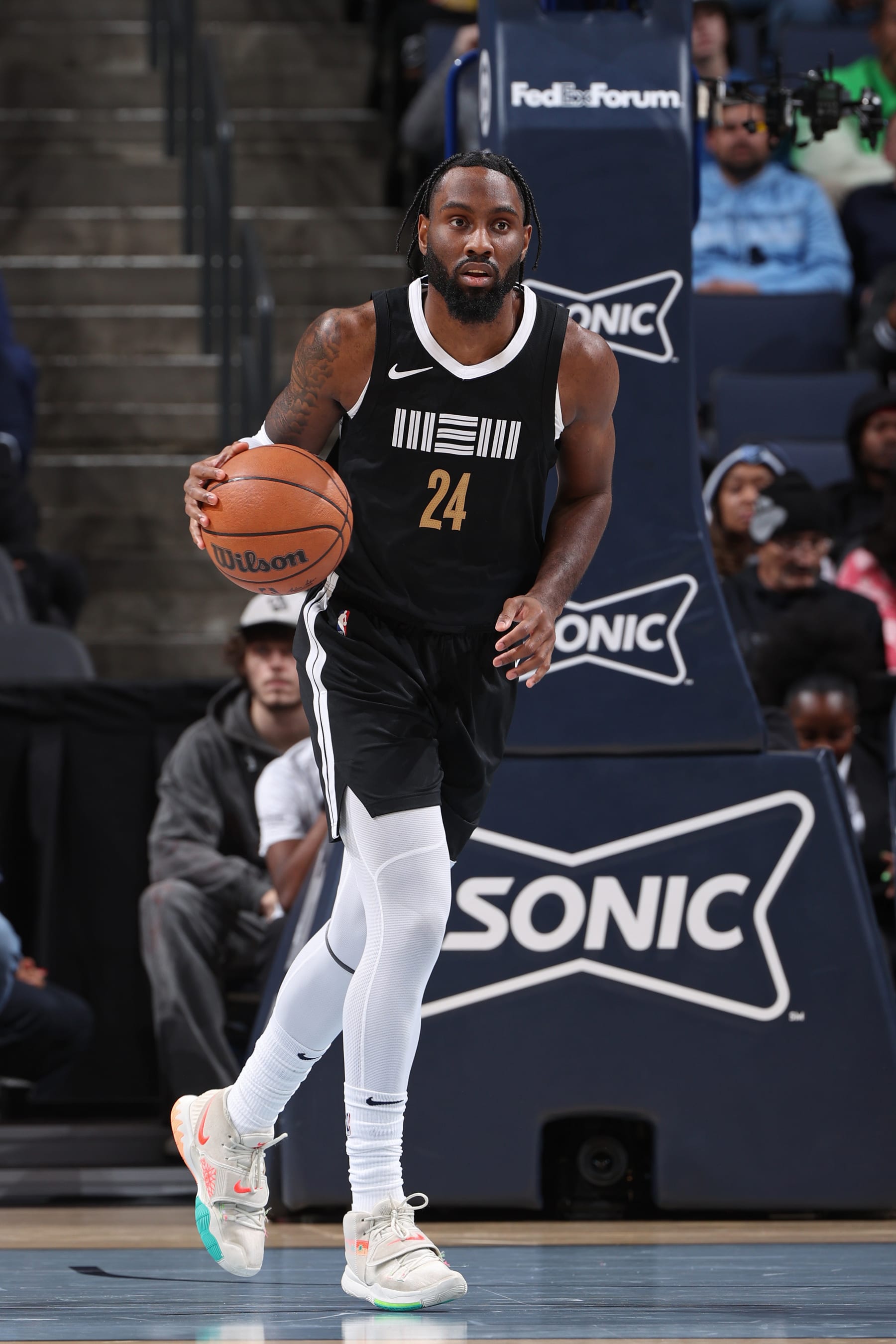 MEMPHIS, TN - DECEMBER 8: Jaylen Nowell #24 of the Memphis Grizzlies brings the ball up court against the Minnesota Timberwolves on December 8, 2023 at FedExForum in Memphis, Tennessee. NOTE TO USER: User expressly acknowledges and agrees that, by downloading and or using this photograph, User is consenting to the terms and conditions of the Getty Images License Agreement. Mandatory Copyright Notice: Copyright 2023 NBAE (Photo by Joe Murphy/NBAE via Getty Images)