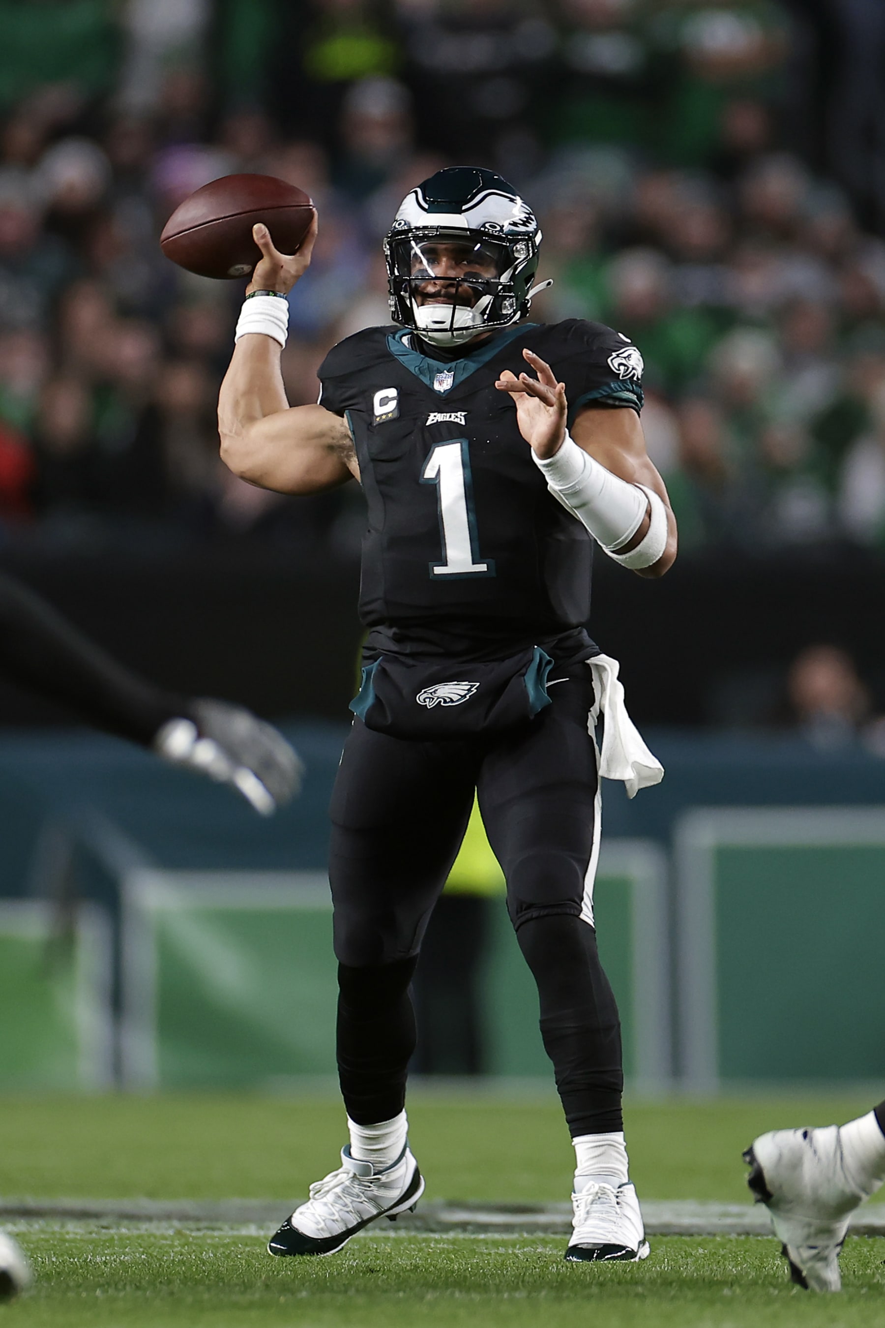 PHILADELPHIA, PENNSYLVANIA - DECEMBER 25: Jalen Hurts #1 of the Philadelphia Eagles passes the ball during the second quarter against the New York Giants at Lincoln Financial Field on December 25, 2023 in Philadelphia, Pennsylvania. (Photo by Adam Hunger/Getty Images)