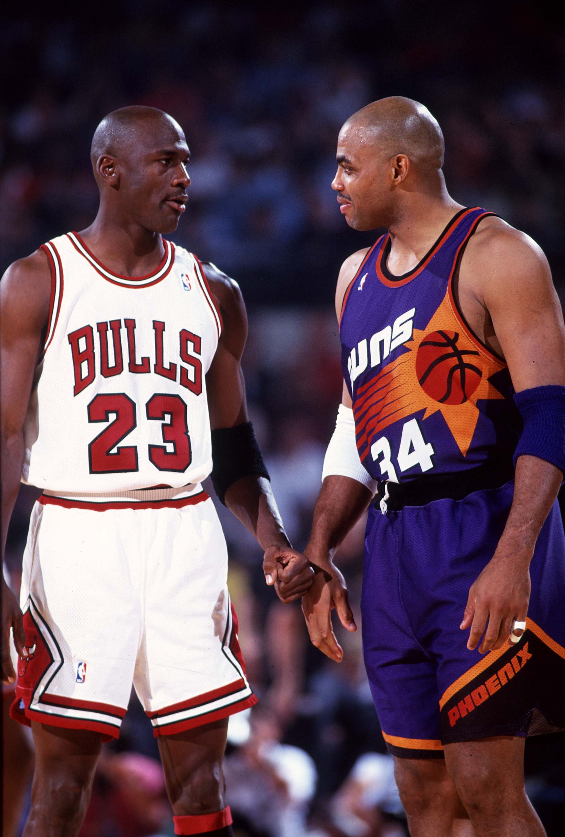 Michael Jordan (L), Charles Barkley (R)