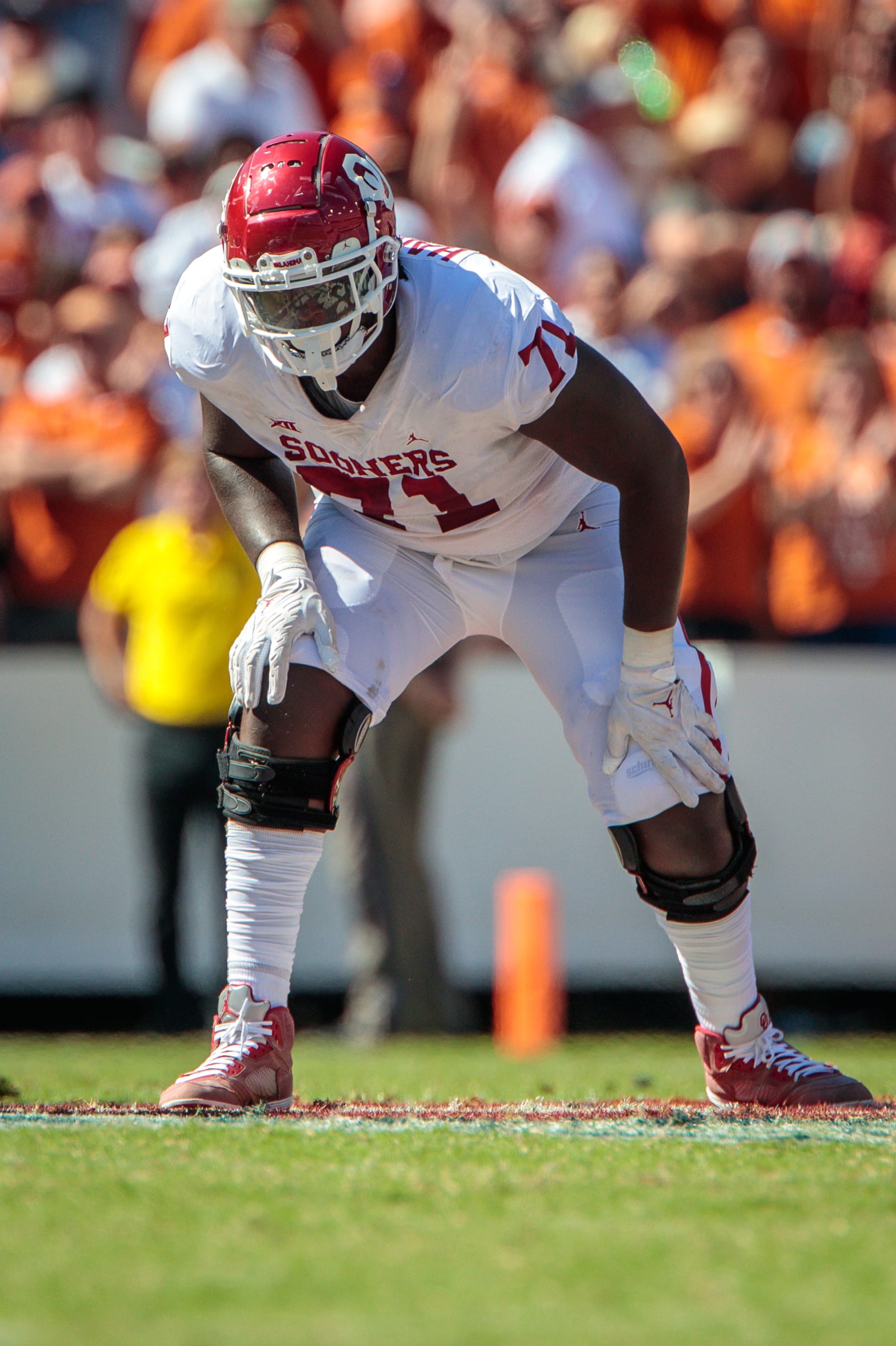 DALLAS, TX - OCTOBER 09: Oklahoma Sooners offensive lineman Anton Harrison (71) on the field during the game against the Texas Longhorns on October 9th, 2021 at Cotton Bowl Stadium in Dallas, Texas. (Photo by William Purnell/Icon Sportswire via Getty Images)