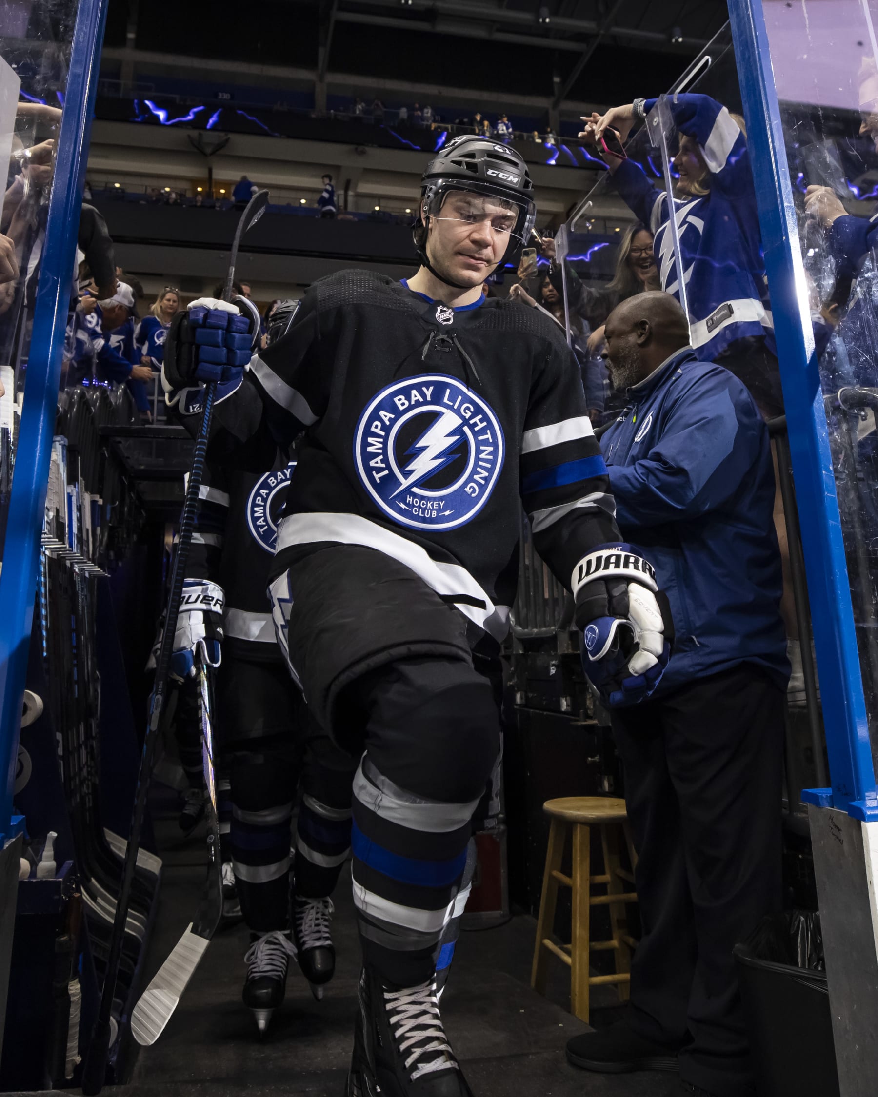 TAMPA, FL - MARCH 30: Brayden Point #21 of the Tampa Bay Lightning gets ready for the game against the New York Islanders at Amalie Arena on March 30, 2024 in Tampa, Florida. (Photo by Mark LoMoglio/NHLI via Getty Images)