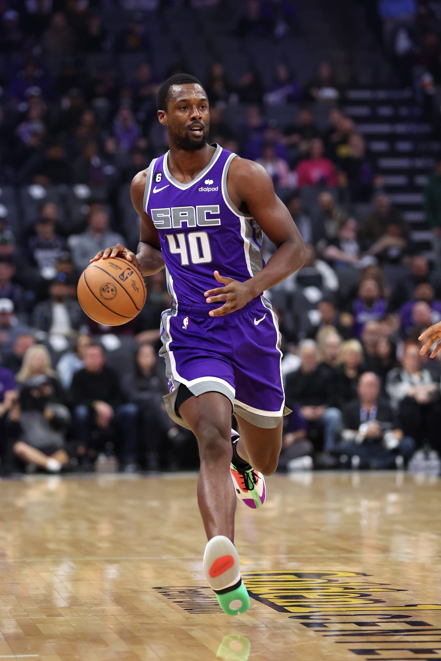 SACRAMENTO, CALIFORNIA - NOVEMBER 09: Harrison Barnes #40 of the Sacramento Kings dribbles the ball against the Cleveland Cavaliers at Golden 1 Center on November 09, 2022 in Sacramento, California. NOTE TO USER: User expressly acknowledges and agrees that, by downloading and or using this photograph, User is consenting to the terms and conditions of the Getty Images License Agreement.  (Photo by Ezra Shaw/Getty Images)