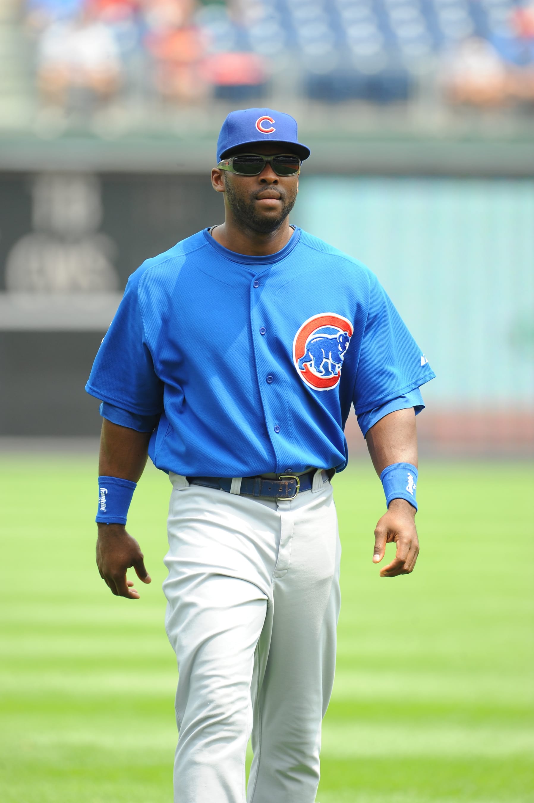 PHILADELPHIA - JULY 22:  Milton Bradley #21 of the Chicago Cubs is seen prior to the game against the Philadelphia Phillies at Citizens Bank Park in Philadelphia, Pennsylvania on July 22, 2009.  The Cubs defeated the Phillies 10-5.  (Photo by Rich Pilling/MLB via Getty Images) 