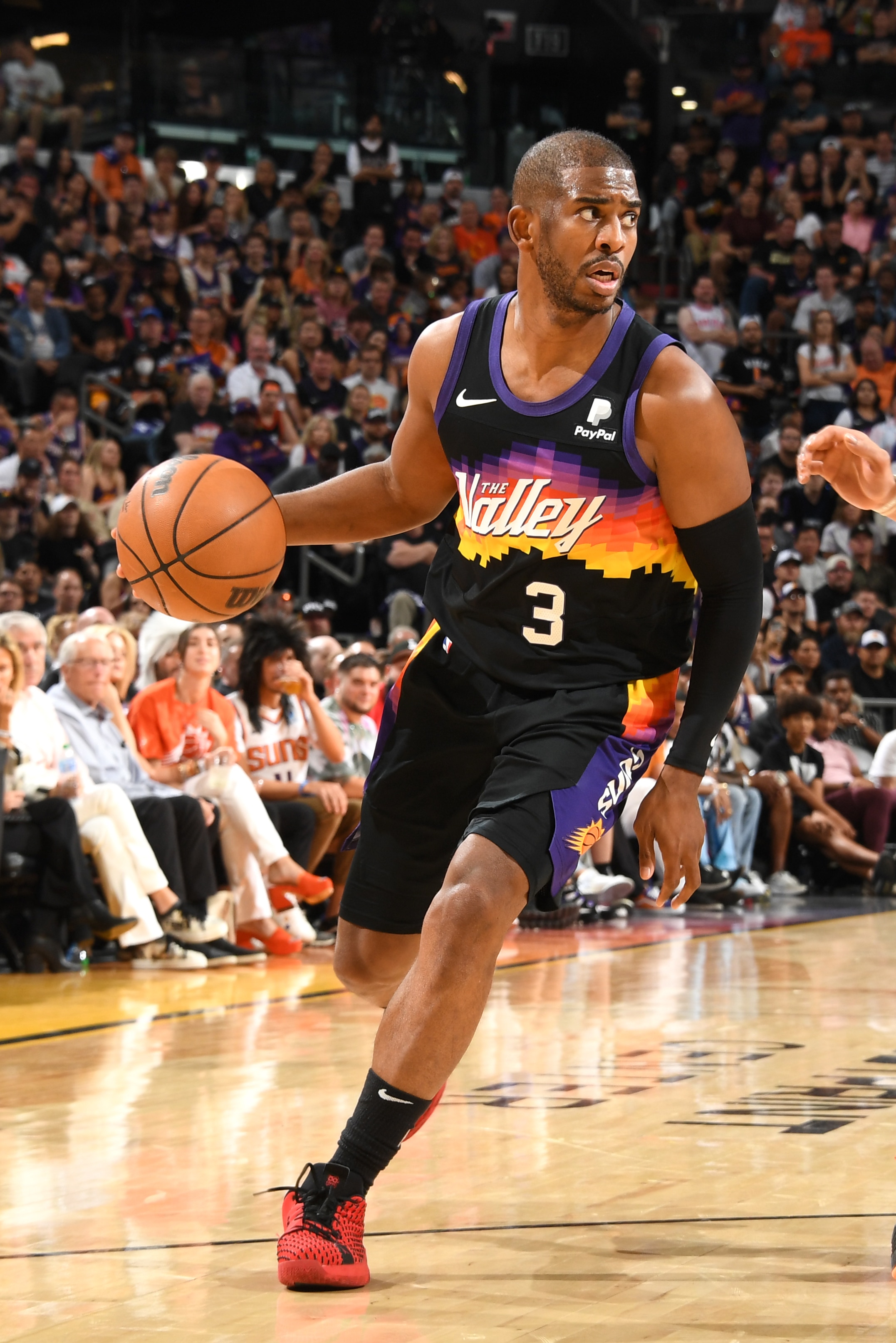 PHOENIX, AZ - MAY 15: Chris Paul #3 of the Phoenix Suns drives to the basket against the Dallas Mavericks during Game 7 of the 2022 NBA Playoffs Western Conference Semifinals on May 15, 2022 at Footprint Center in Phoenix, Arizona. NOTE TO USER: User expressly acknowledges and agrees that, by downloading and or using this photograph, user is consenting to the terms and conditions of the Getty Images License Agreement. Mandatory Copyright Notice: Copyright 2022 NBAE (Photo by Andrew D. Bernstein/NBAE via Getty Images)