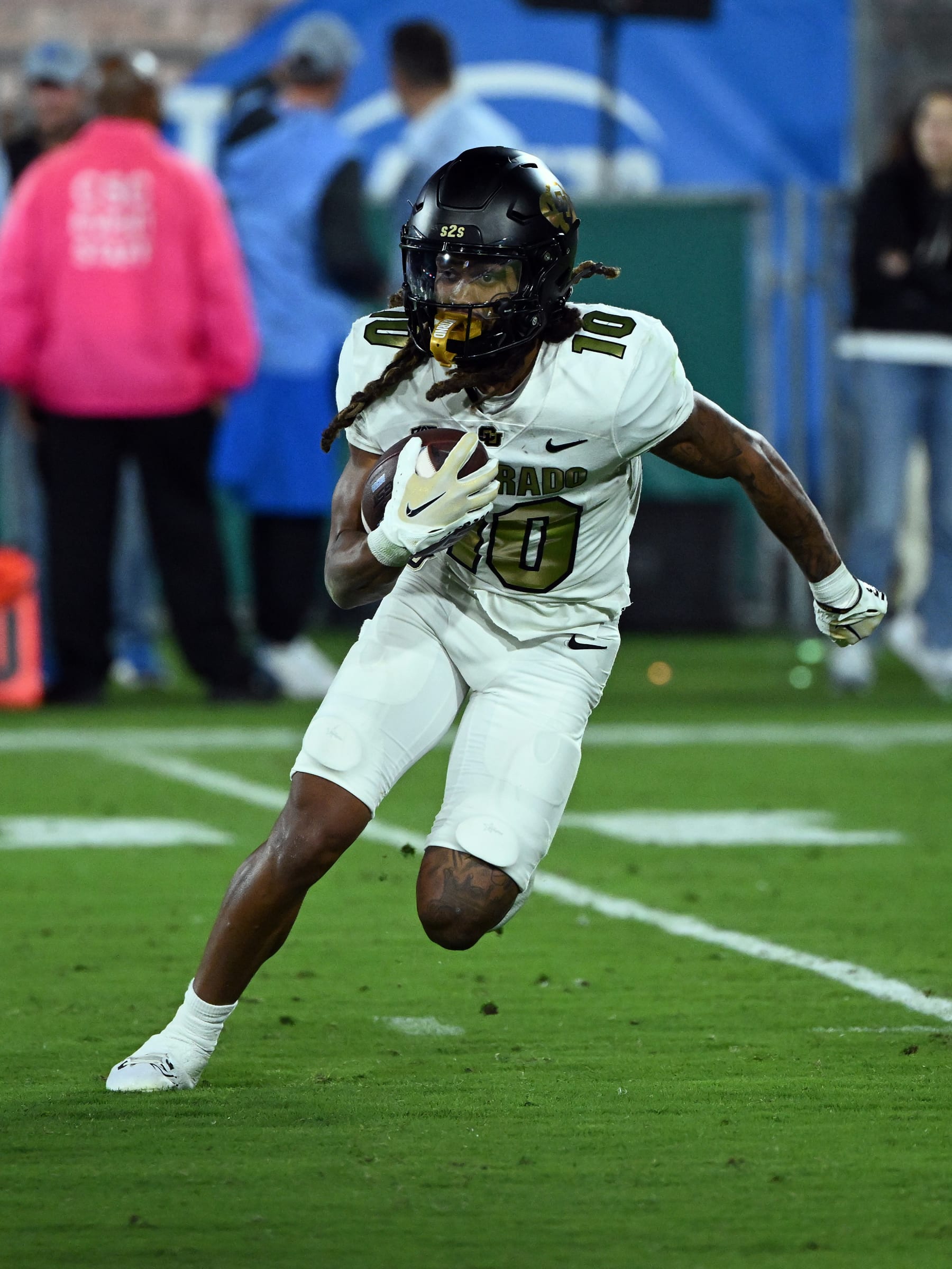PASADENA, CA - OCTOBER 28: Colorado Buffaloes wide receiver Xavier Weaver (10) gains yards after catching a pass in the second half of an NCAA football game against the UCLA Bruins played on October 28, 2023 at the Rose Bowl in Pasadena, CA. (Photo by John Cordes/Icon Sportswire via Getty Images)
