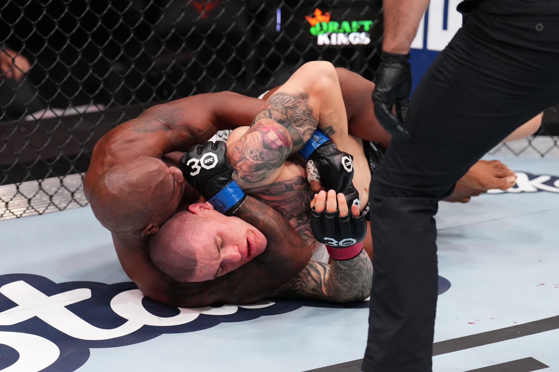 AUSTIN, TEXAS - DECEMBER 02: (L-R) Jared Gooden submits Wellington Turman of Brazil in a welterweight fight during the UFC Fight Night event at Moody Center on December 02, 2023 in Austin, Texas. (Photo by Josh Hedges/Zuffa LLC via Getty Images)