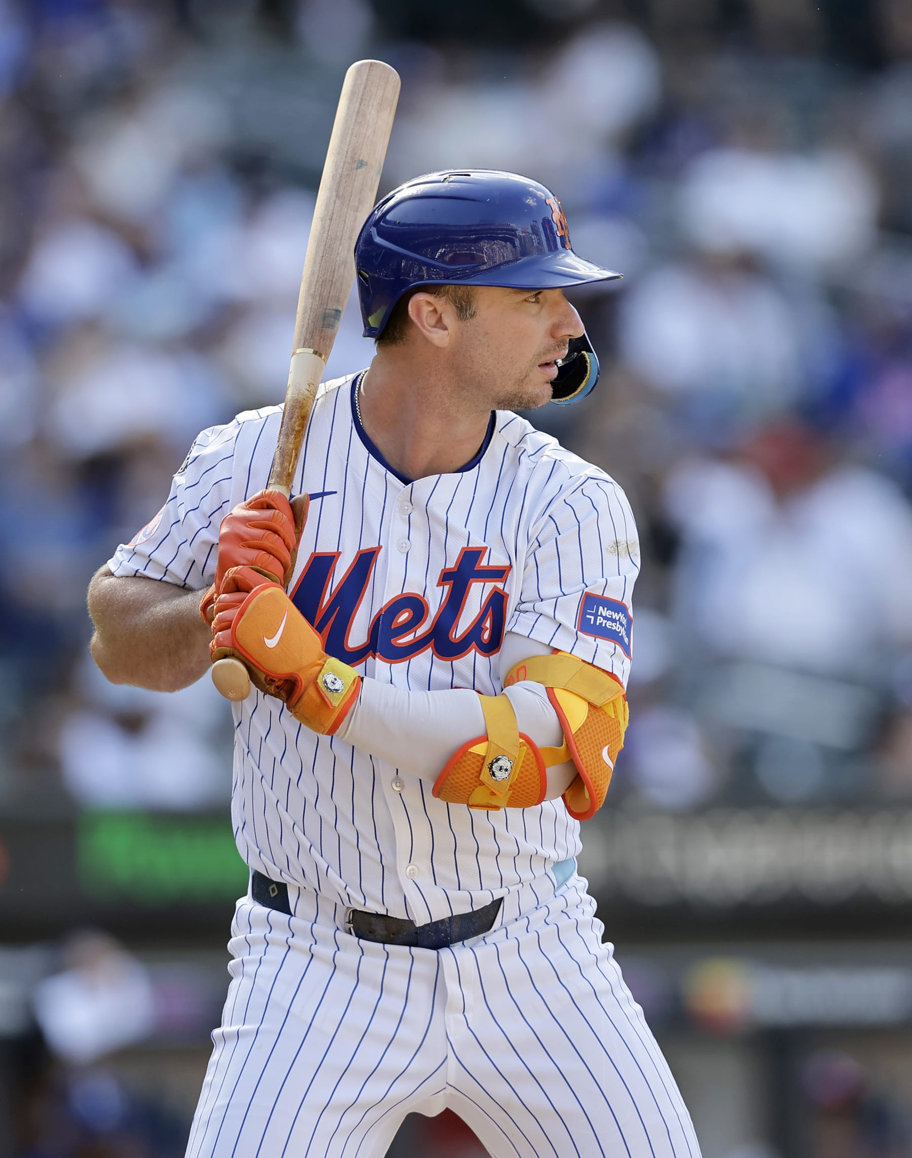 NEW YORK, NEW YORK - MAY 28: (NEW YORK DAILIES OUT)  Pete Alonso #20 of the New York Mets in action against the Los Angeles Dodgers at Citi Field on May 28, 2024 in New York City.  The Dodgers defeated the Mets 5-2 in ten innings. (Photo by Jim McIsaac/Getty Images)