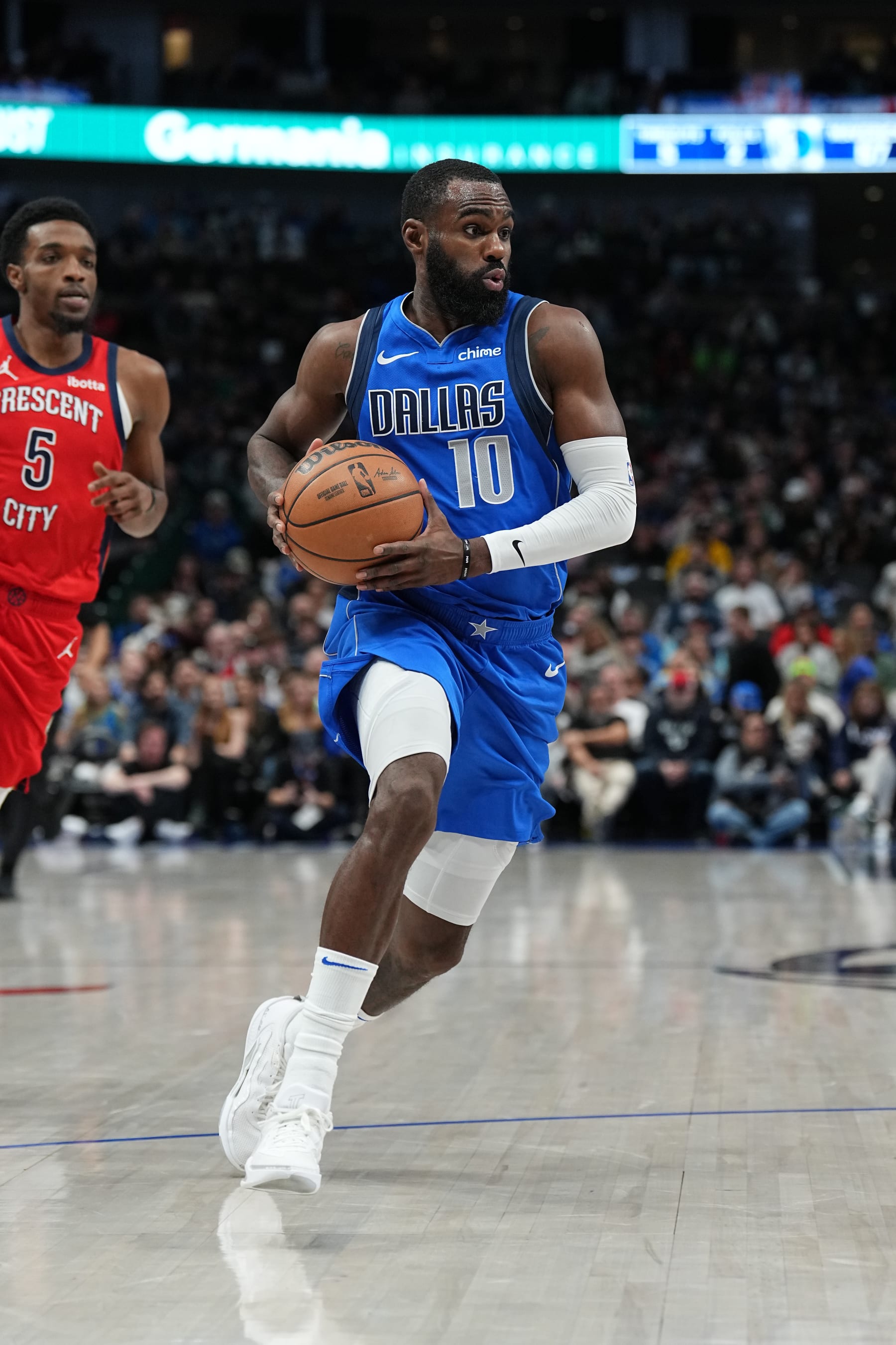 DALLAS, TX - JANUARY 13: Tim Hardaway Jr. #10 of the Dallas Mavericks drives to the basket during the game against the New Orleans Pelicans on January 13, 2024 at the American Airlines Center in Dallas, Texas. NOTE TO USER: User expressly acknowledges and agrees that, by downloading and or using this photograph, User is consenting to the terms and conditions of the Getty Images License Agreement. Mandatory Copyright Notice: Copyright 2024 NBAE (Photo by Glenn James/NBAE via Getty Images)
