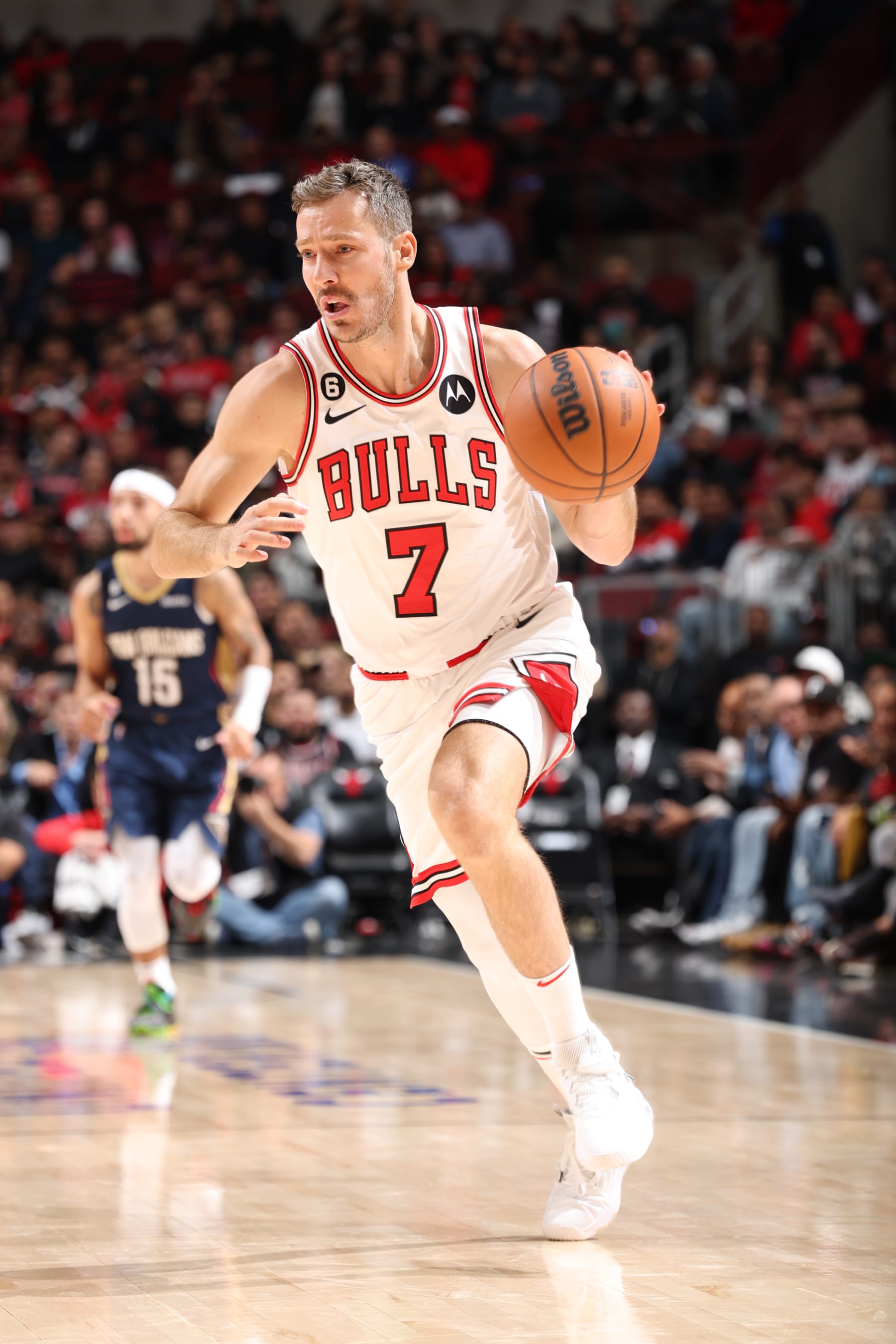 CHICAGO, IL - OCTOBER 4: Goran Dragic #7 of the Chicago Bulls drives to the basket during the game against the New Orleans Pelicans on October 4, 2022 at United Center in Chicago, Illinois. NOTE TO USER: User expressly acknowledges and agrees that, by downloading and or using this photograph, User is consenting to the terms and conditions of the Getty Images License Agreement. Mandatory Copyright Notice: Copyright 2022 NBAE (Photo by Jeff Haynes/NBAE via Getty Images)