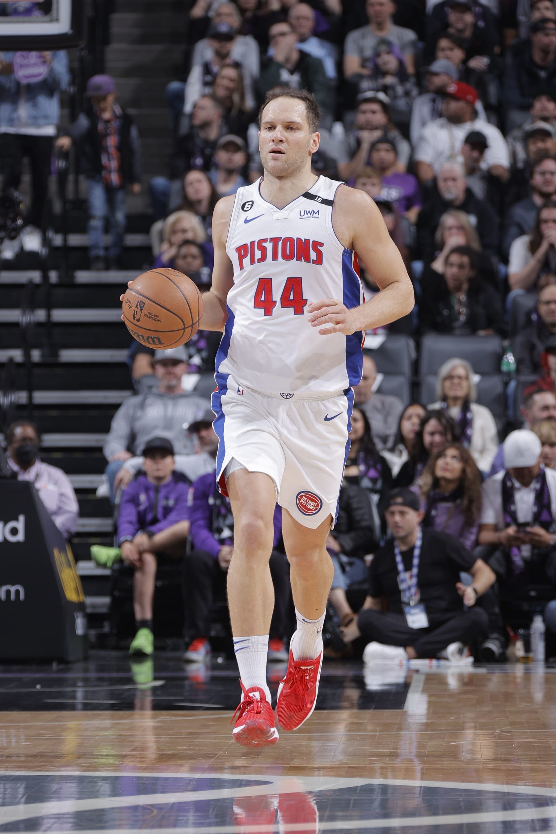 SACRAMENTO, CA - NOVEMBER 20: Bojan Bogdanovic #44 of the Detroit Pistons dribbles the ball during the game against the Sacramento Kings on November 20, 2022 at Golden 1 Center in Sacramento, California. NOTE TO USER: User expressly acknowledges and agrees that, by downloading and or using this Photograph, user is consenting to the terms and conditions of the Getty Images License Agreement. Mandatory Copyright Notice: Copyright 2022 NBAE (Photo by Rocky Widner/NBAE via Getty Images)