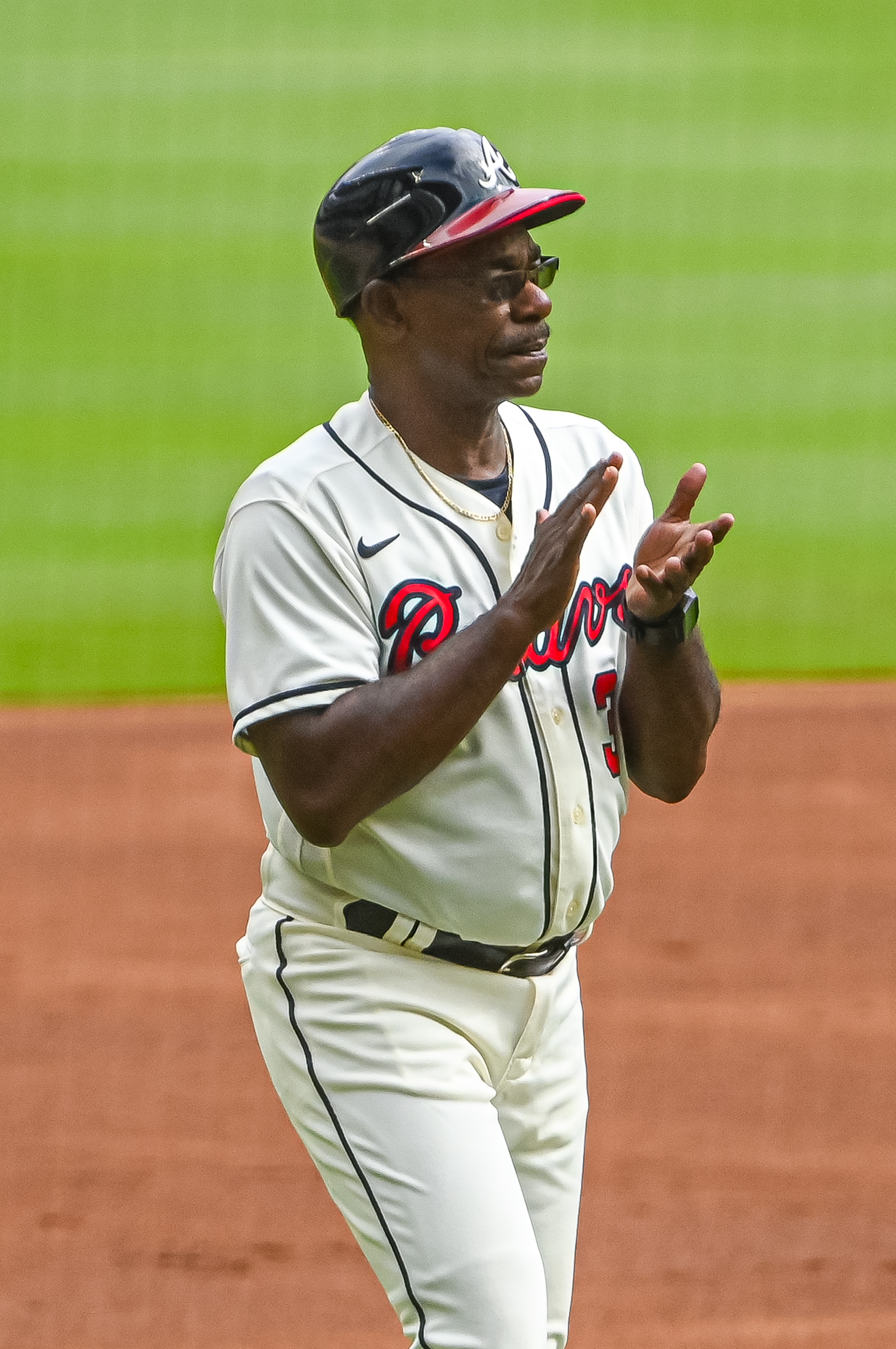ATLANTA, GA - OCTOBER 03: Atlanta Braves third base coach Ron Washington (37) during the Saturday afternoon MLB baseball game between the Atlanta Braves and the New York Mets on October 3, 2021 at Truist Park in Atlanta, Georgia. (Photo by John Adams/Icon Sportswire via Getty Images)