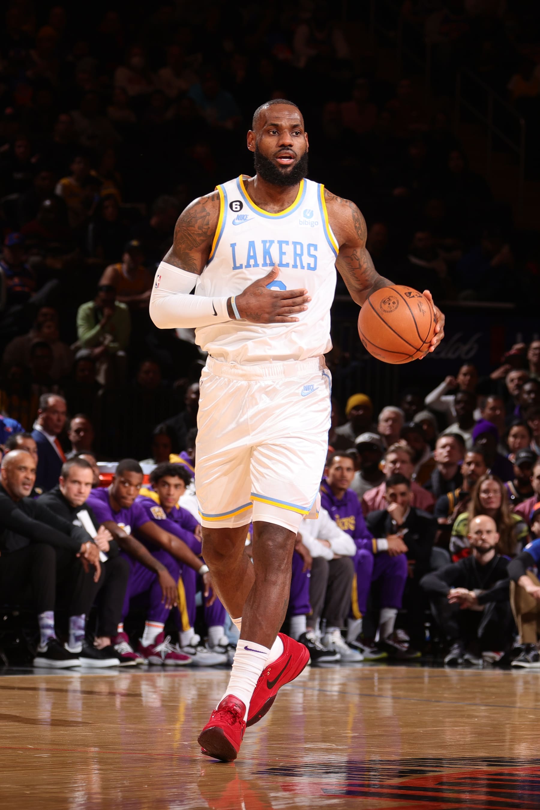 NEW YORK, NY - JANUARY 31: LeBron James #6 of the Los Angeles Lakers dribbles the ball during the game against the New York Knicks on January 31, 2023 at Madison Square Garden in New York City, New York. NOTE TO USER: User expressly acknowledges and agrees that, by downloading and or using this photograph, User is consenting to the terms and conditions of the Getty Images License Agreement. Mandatory Copyright Notice: Copyright 2023 NBAE (Photo by Nathaniel S. Butler/NBAE via Getty Images) NEW YORK, NY - JANUARY 31: LeBron James #6 of the Los Angeles Lakers dribbles the ball during the game against the New York Knicks on January 31, 2023 at Madison Square Garden in New York City, New York. NOTE TO USER: User expressly acknowledges and agrees that, by downloading and or using this photograph, User is consenting to the terms and conditions of the Getty Images License Agreement. Mandatory Copyright Notice: Copyright 2023 NBAE (Photo by Nathaniel S. Butler/NBAE via Getty Images)