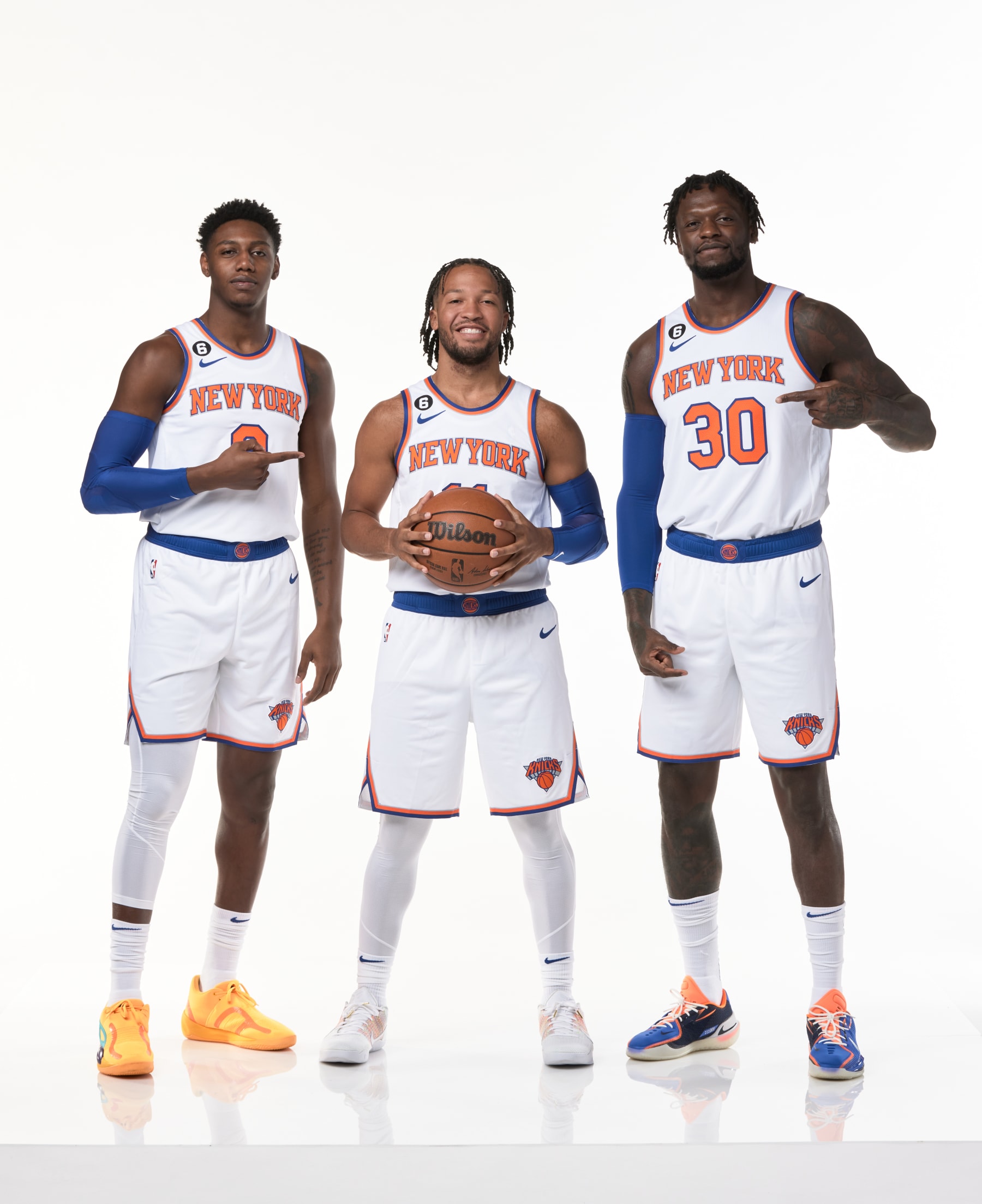 TARRYTOWN, NY- SEPTEMBER 26: RJ Barrett #9, Jalen Brunson #13 and Julius Randle #30 of the New York Knicks pose for a portrait during NBA Media Day at the Knicks Training Center on September 26, 2022 in Tarrytown, New York. NOTE TO USER: User expressly acknowledges and agrees that, by downloading and/or using this photograph, user is consenting to the terms and conditions of the Getty Images License Agreement.  Mandatory Copyright Notice: Copyright 2022 NBAE (Photo by Steven Freeman/NBAE via Getty Images)