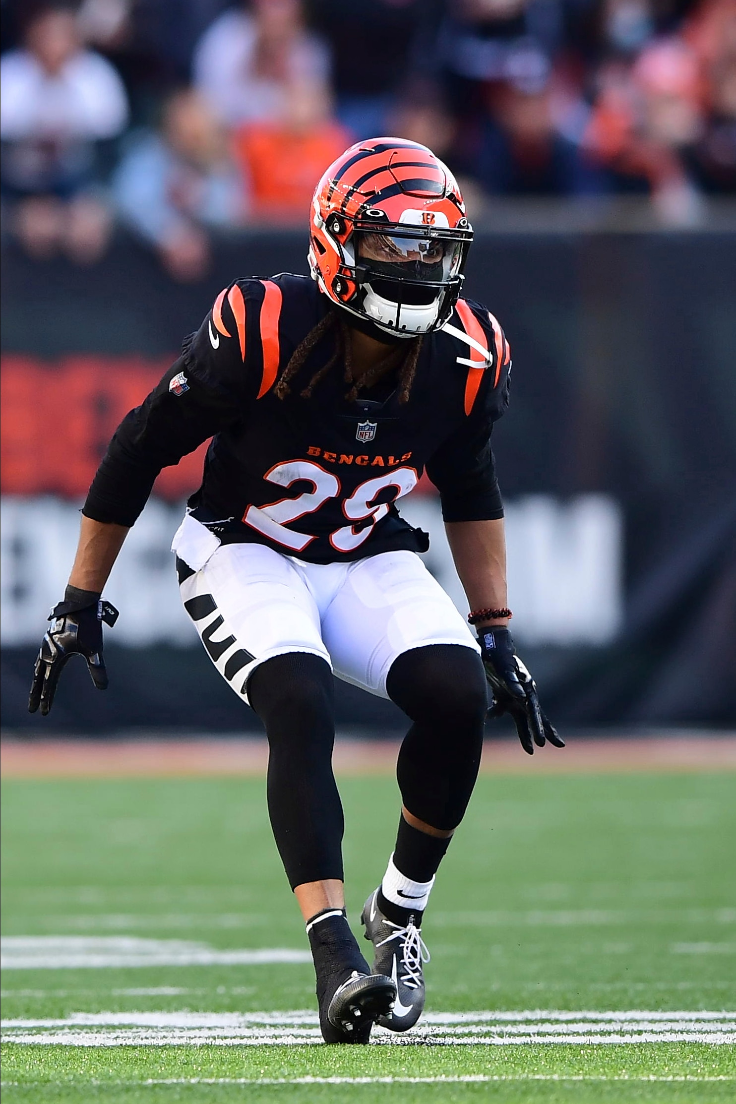Cincinnati Bengals cornerback Vernon Hargreaves III (29) lines up for the play during an NFL football game against the Los Angeles Chargers, Sunday, Dec. 5, 2021, in Cincinnati. (AP Photo/Emilee Chinn) Cincinnati Bengals cornerback Vernon Hargreaves III (29) lines up for the play during an NFL football game against the Los Angeles Chargers, Sunday, Dec. 5, 2021, in Cincinnati. (AP Photo/Emilee Chinn)